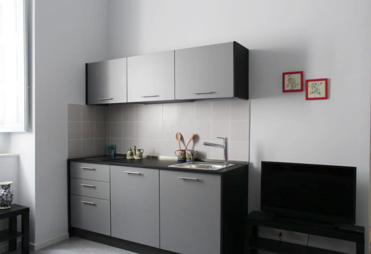 One-Bedroom Apartment - Photo 5