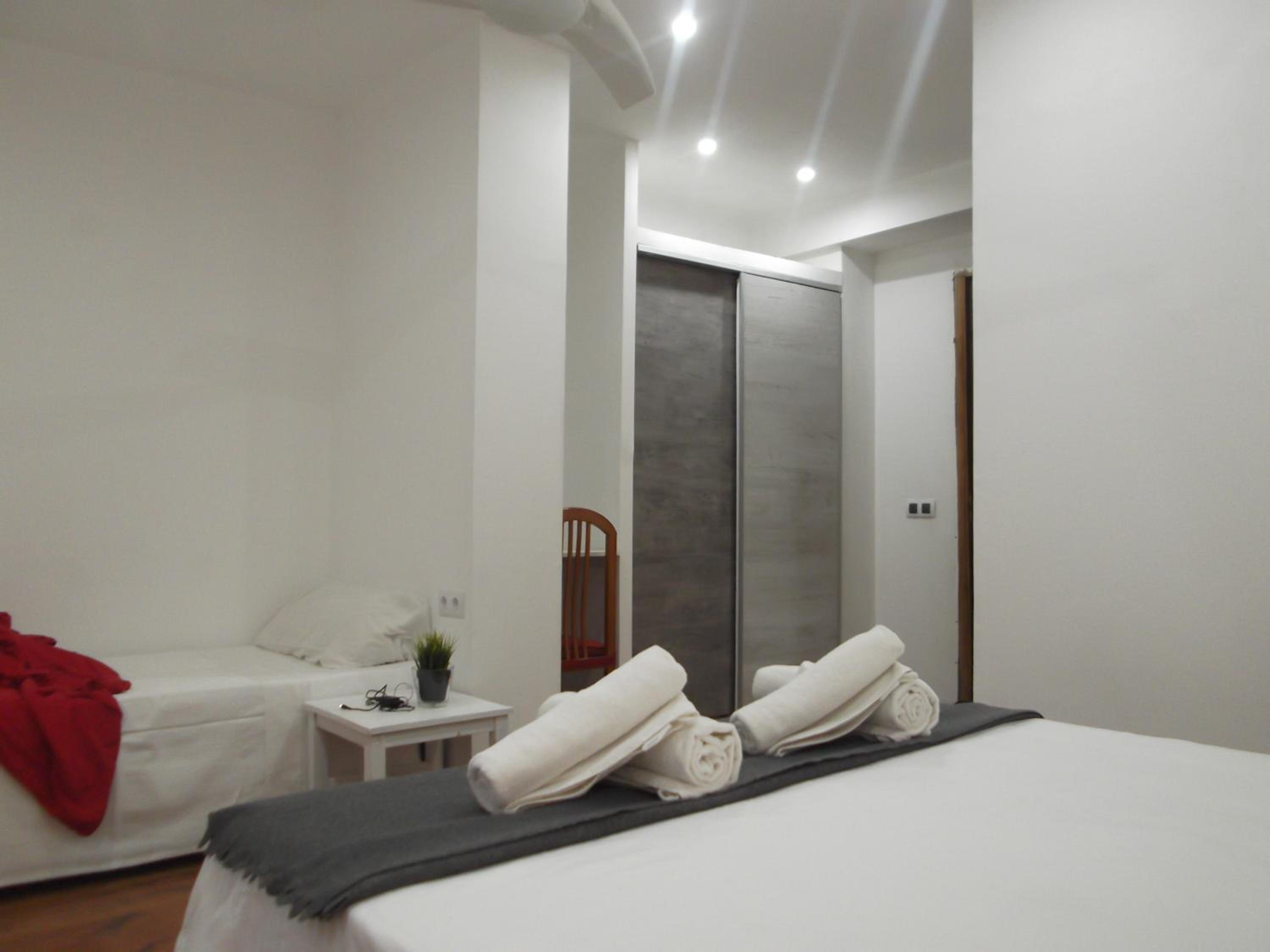Triple Room with Balcony - Photo 1