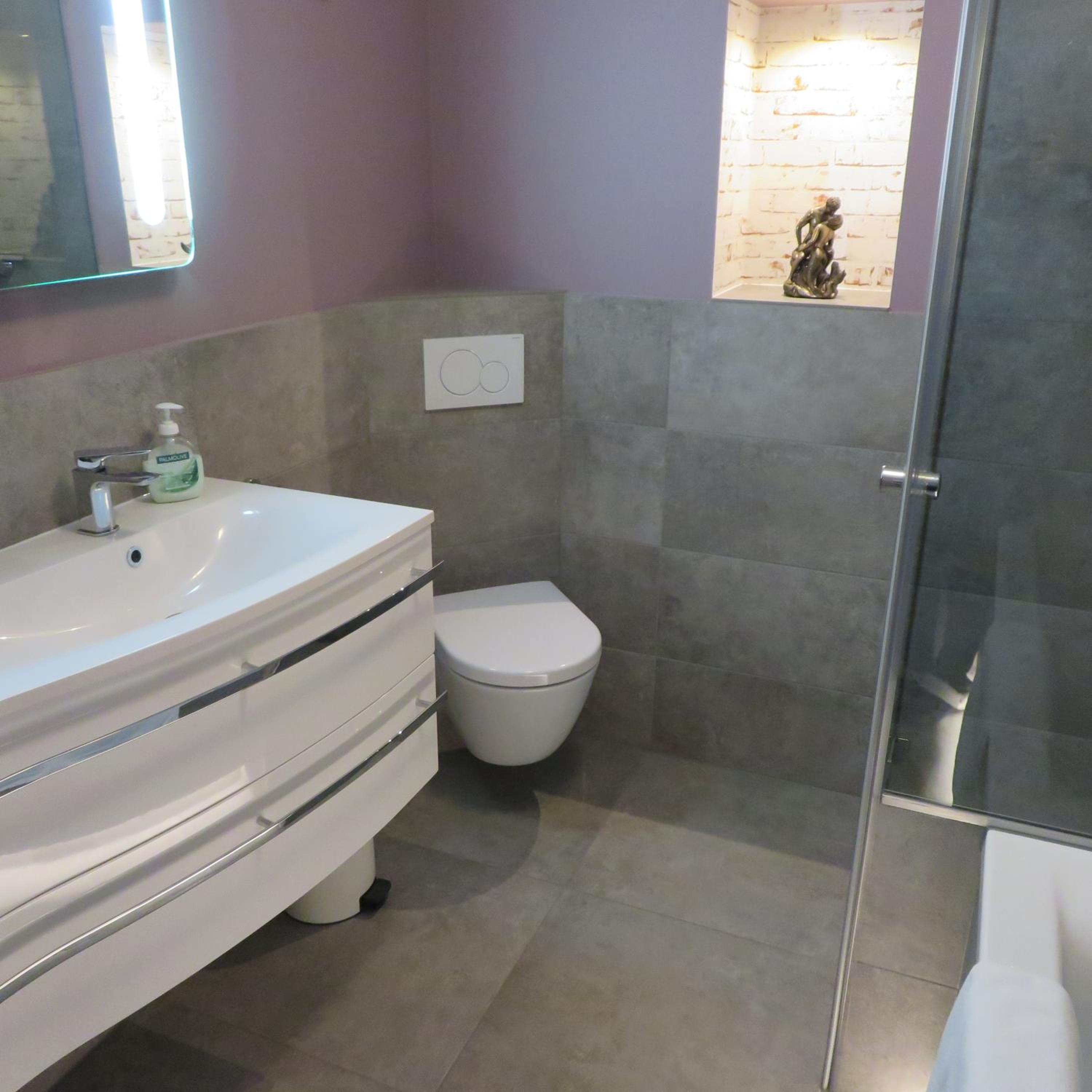 Deluxe Double Room with Balcony and Lake View photo 2