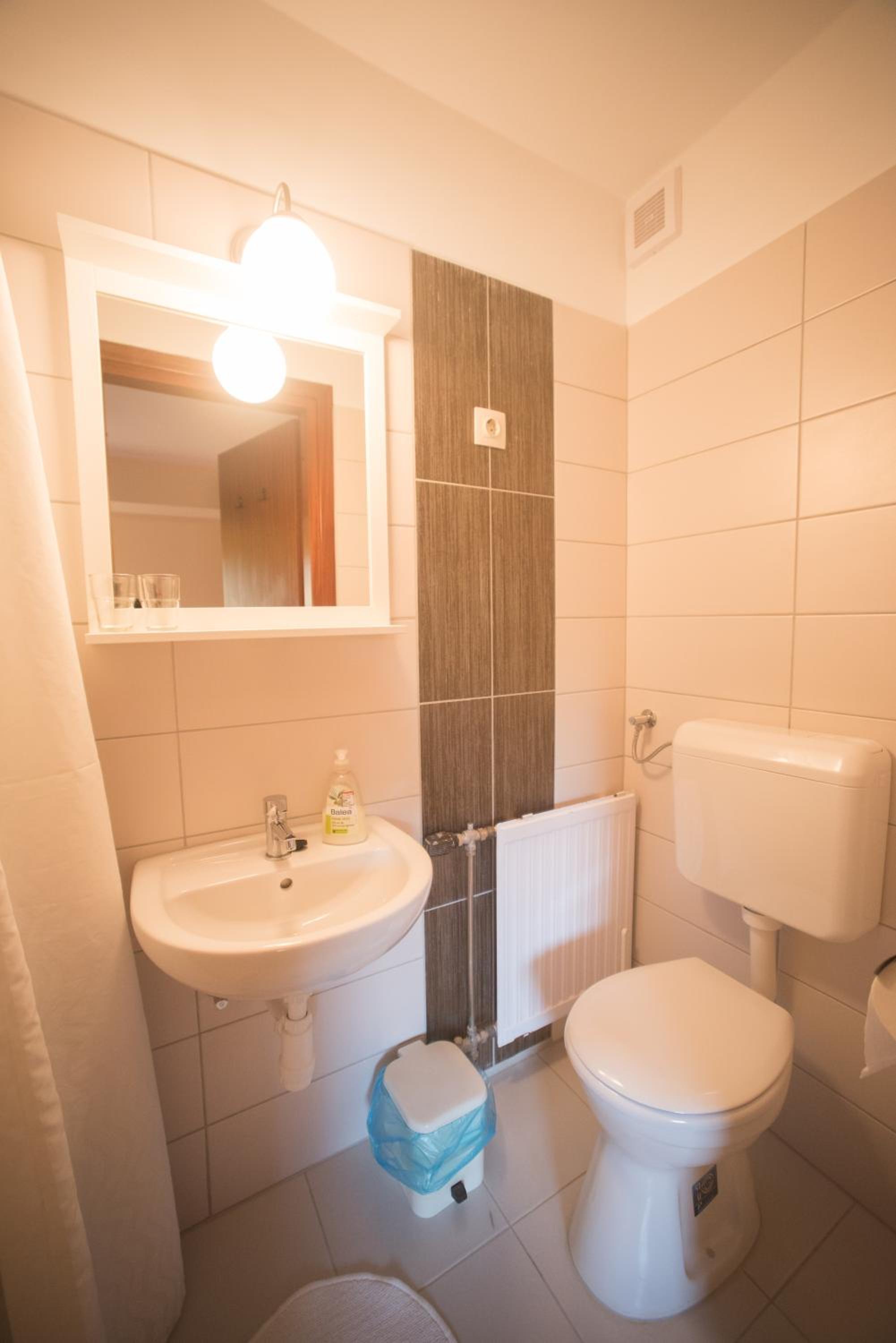 Double Room with Private Bathroom photo 2