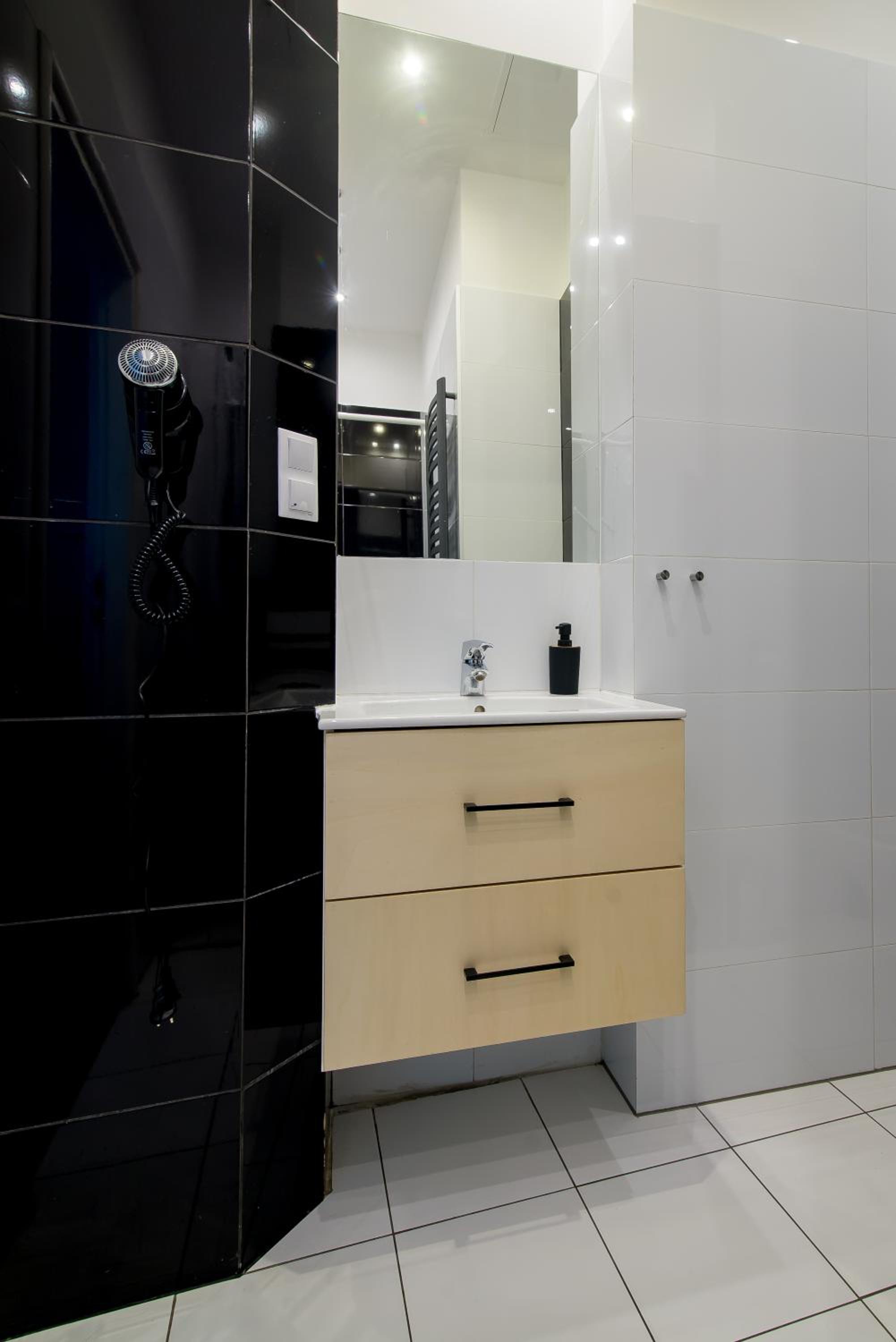 Double Room - Photo 2