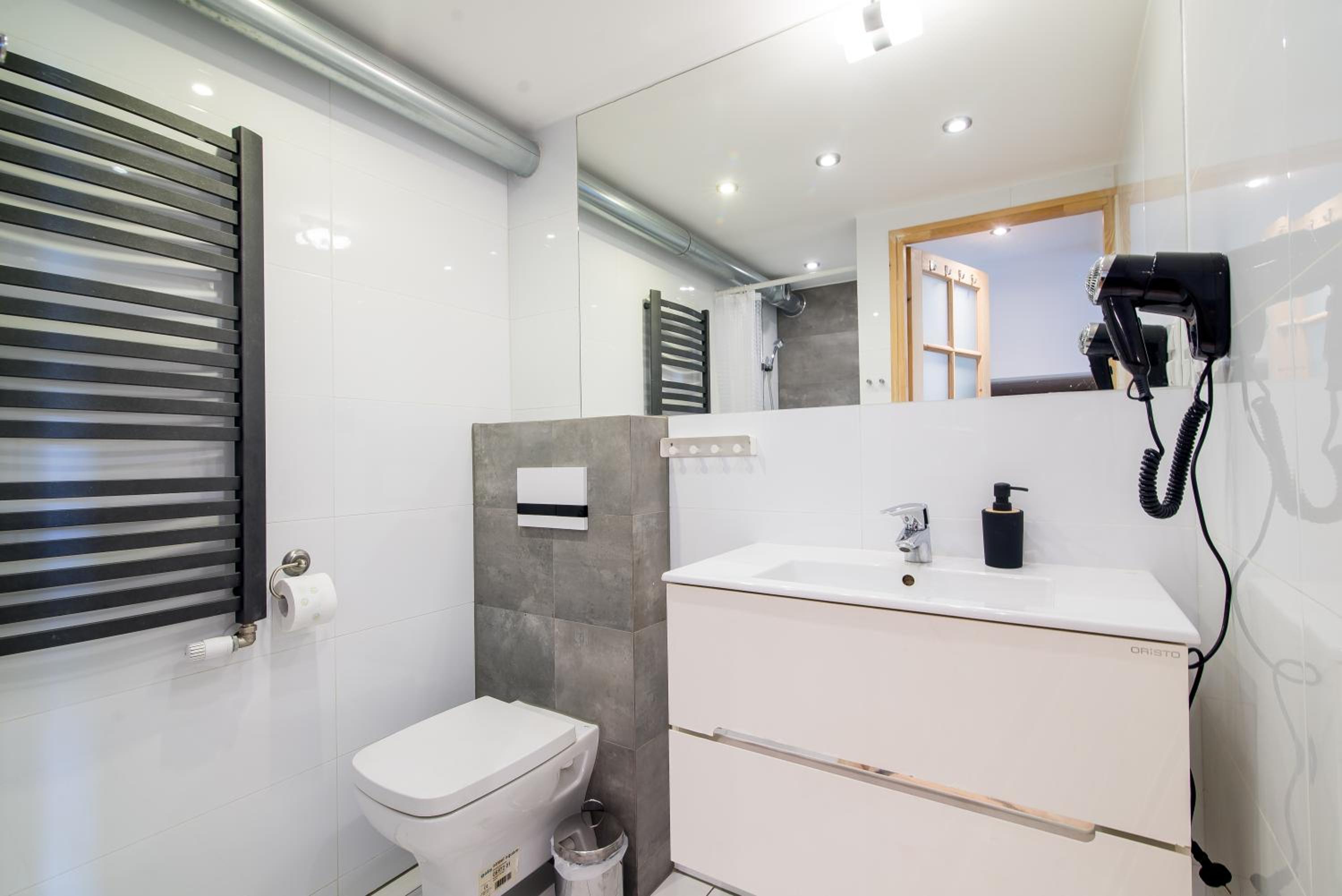 Duplex Quadruple Room with Garden View - Photo 7