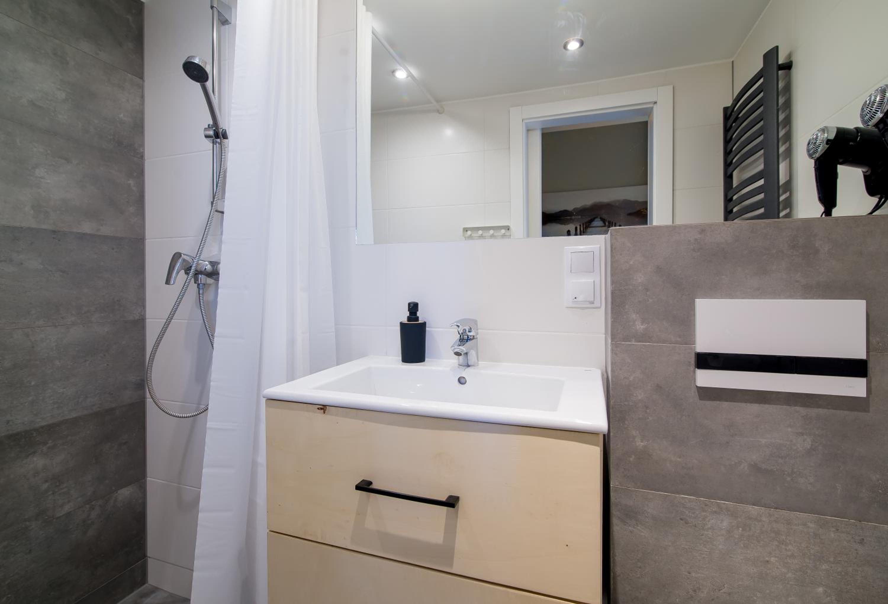 Duplex Quadruple Room with Garden View - Photo 5