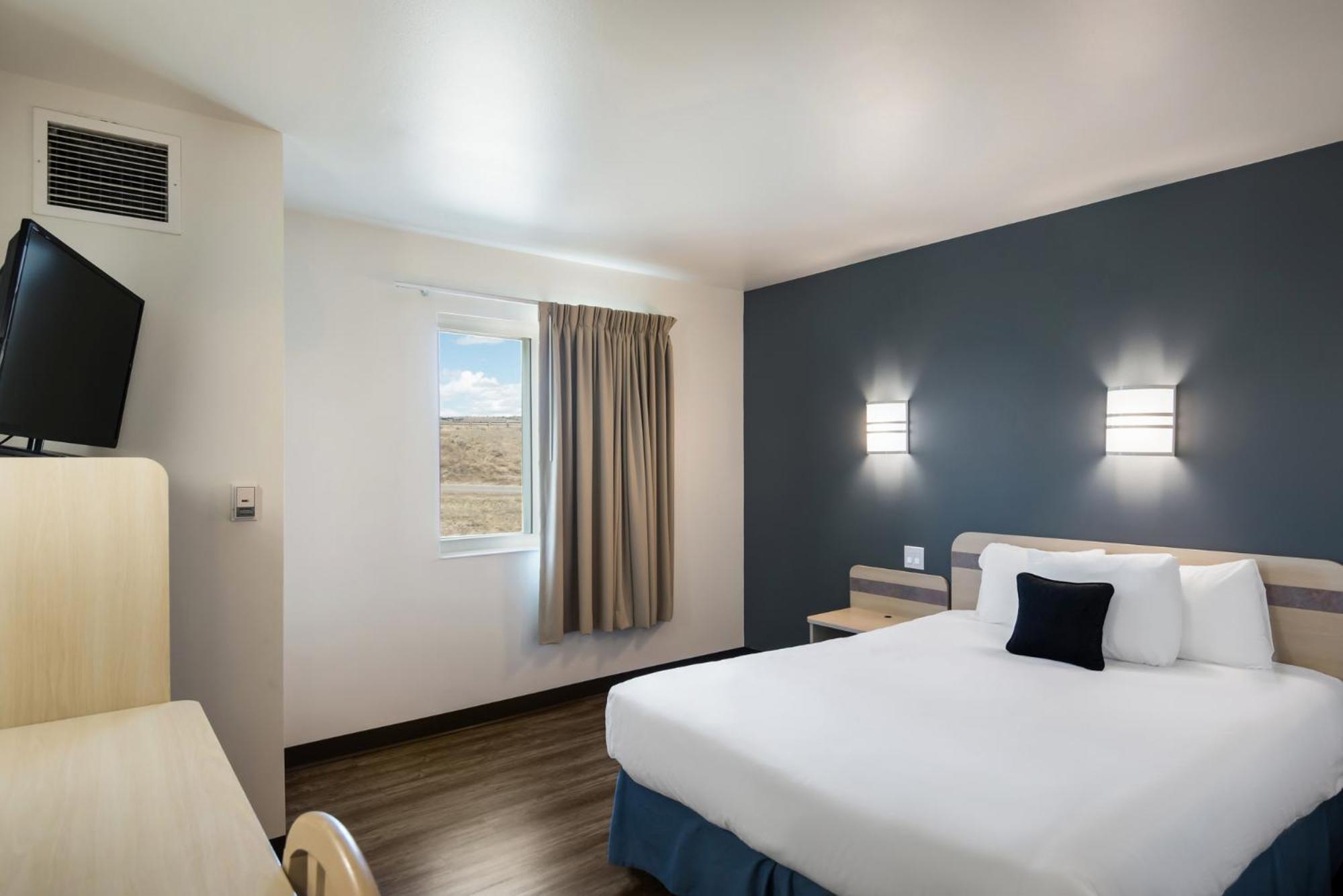 Accessible Queen Room photo 2