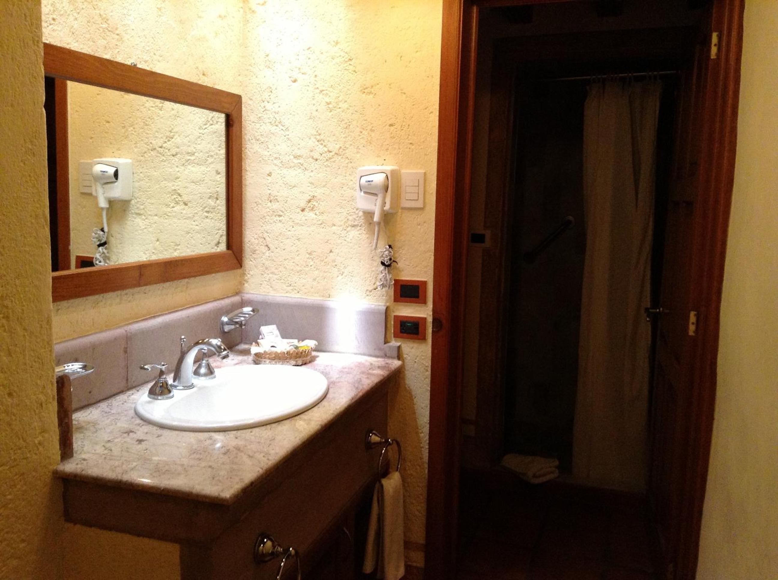 Superior Suite - Photo 5