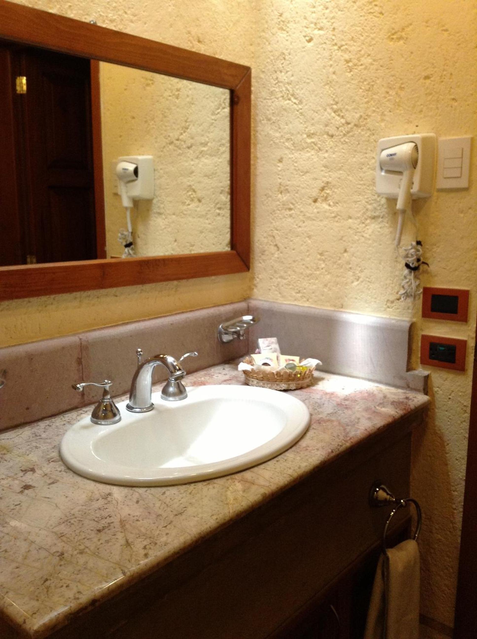 Superior Suite - Photo 3