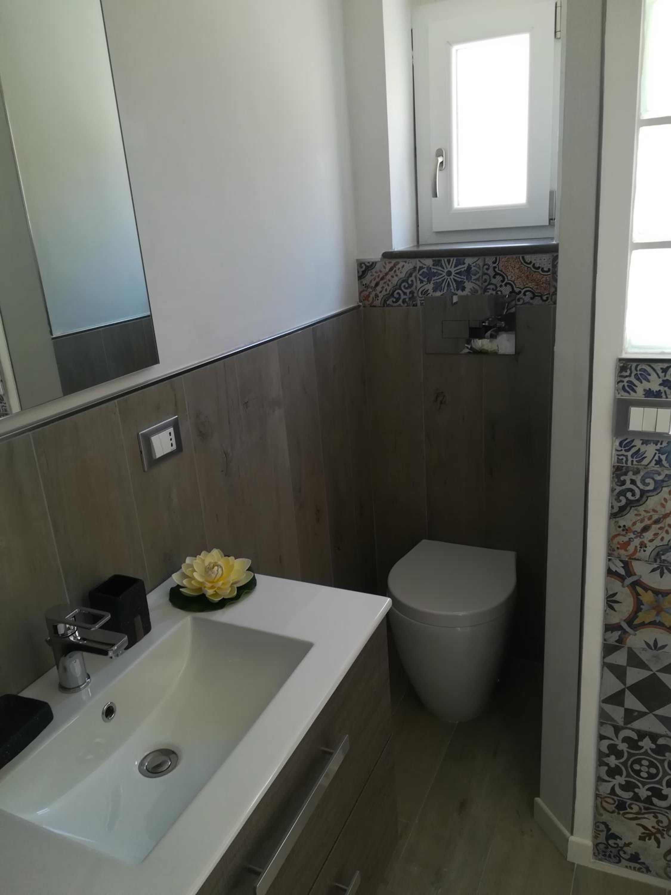 Deluxe Room (2 Adults + 1 Child) - Photo 6