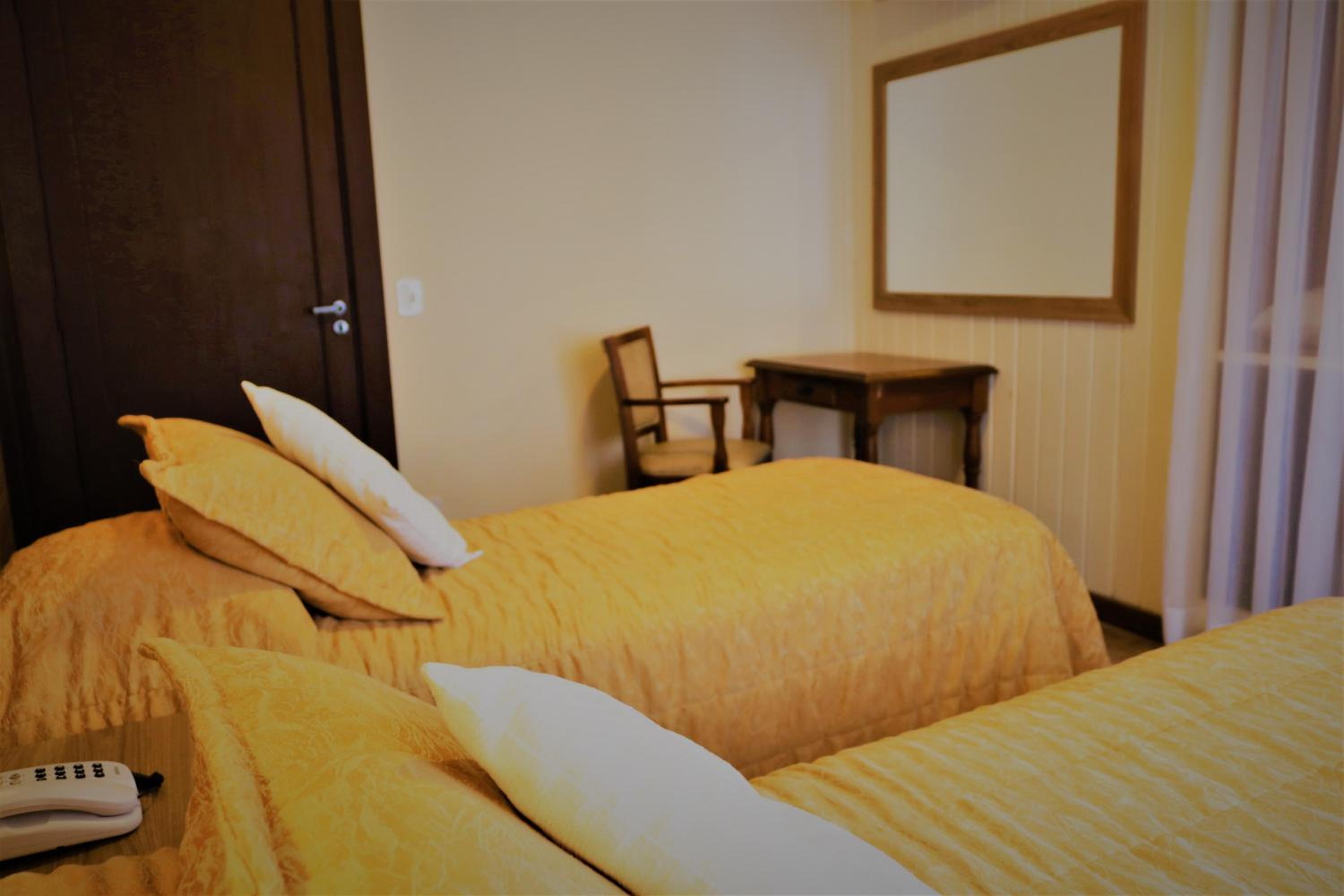 Double or Twin Room - Photo 11