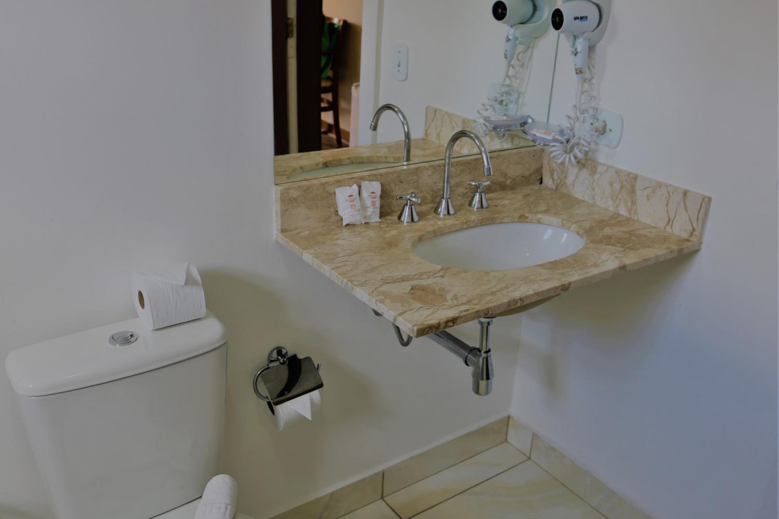 Double or Twin Room - Photo 6
