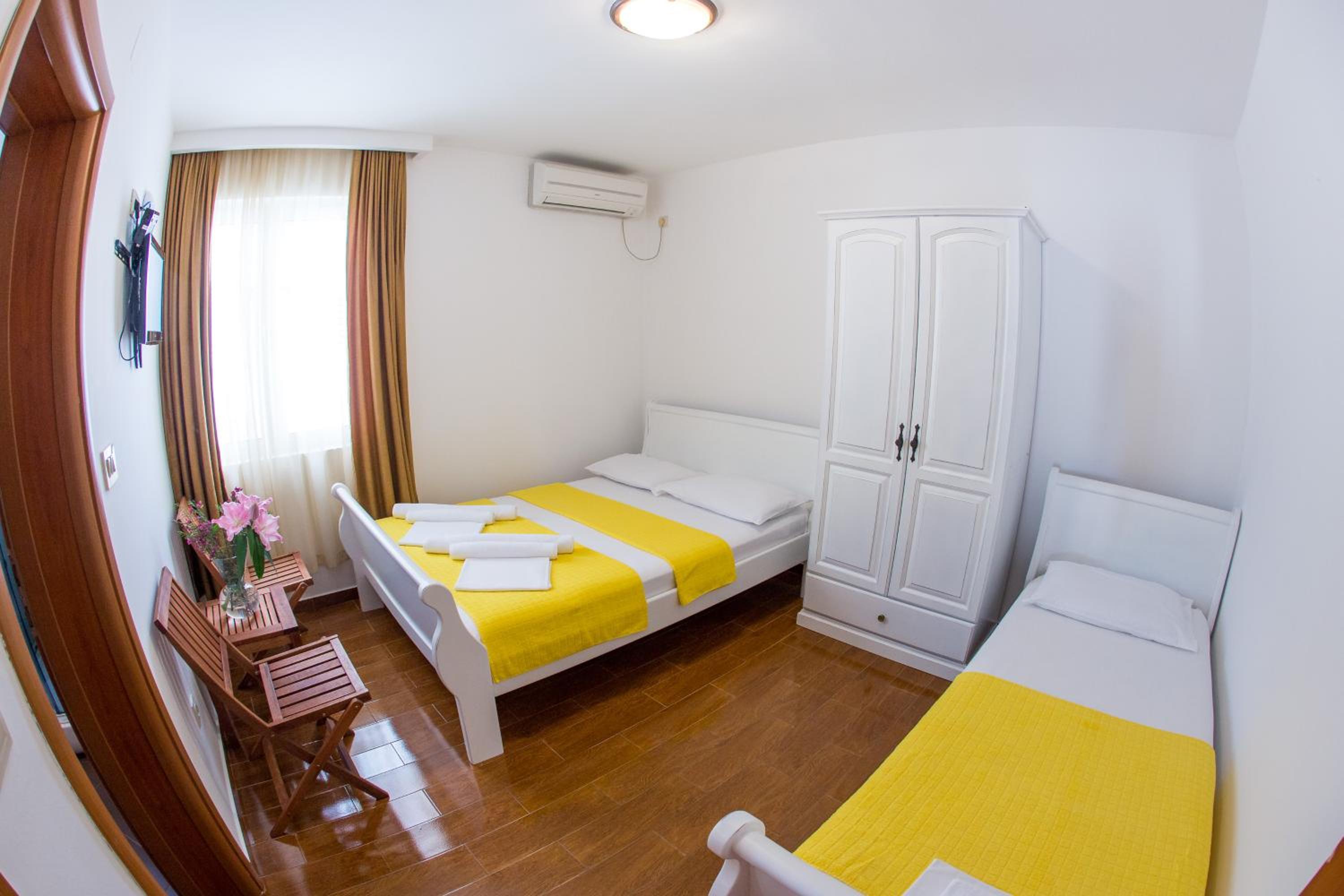 Comfort Triple Room