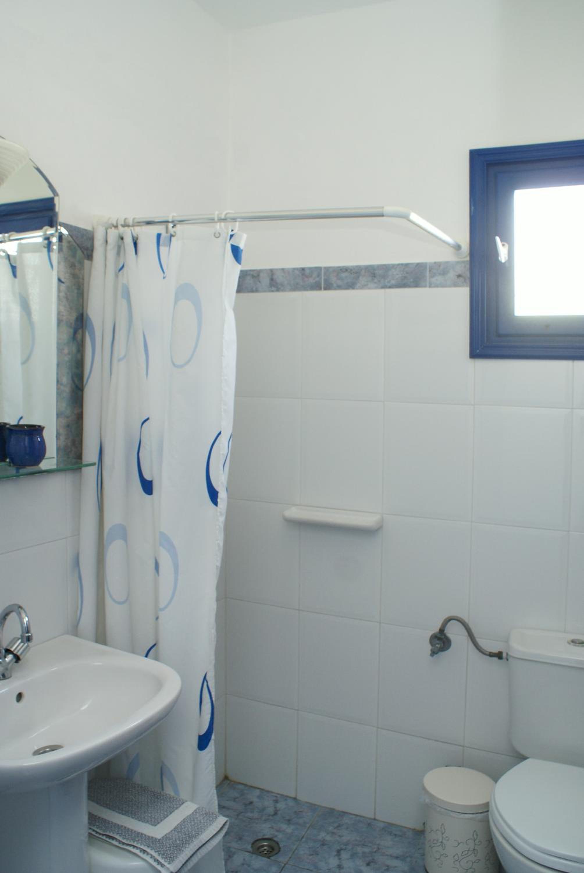 One-Bedroom Apartment (4 Adults)