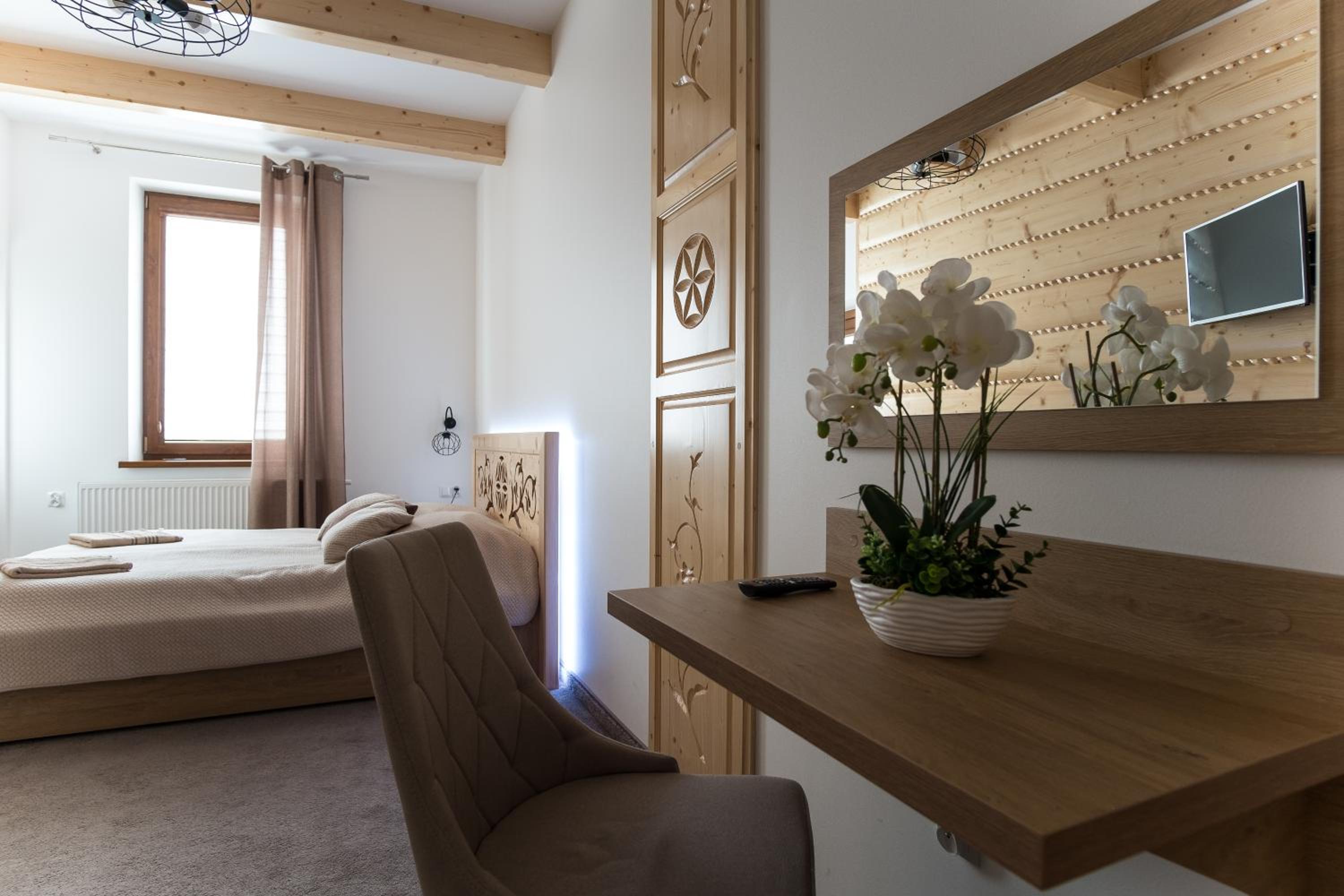 Deluxe Double Room with Shared Kitchen photo 2