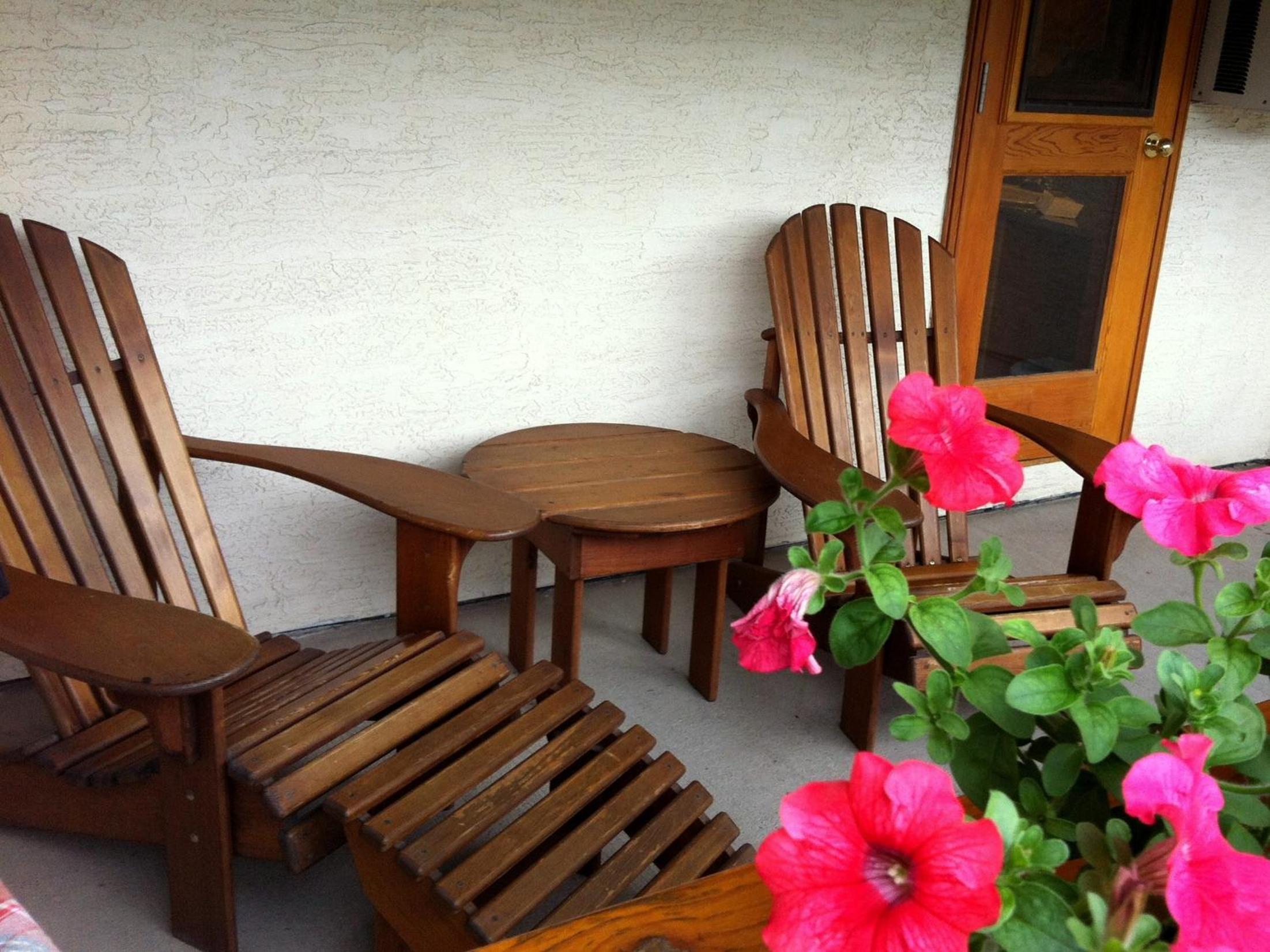 King Room with Balcony - Non Pet Friendly photo 3