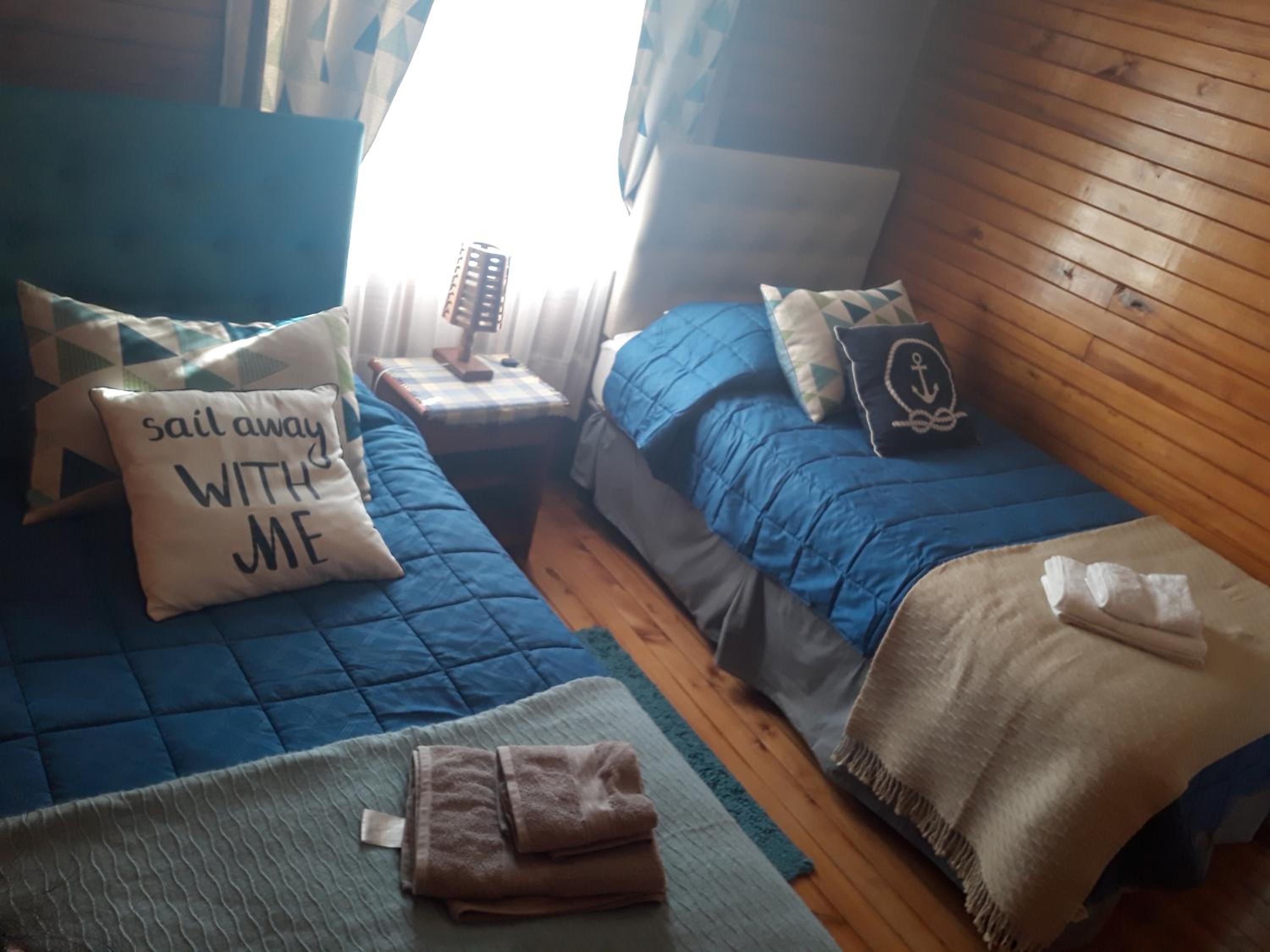 Standard Twin Room with Shared Bathroom photo 2
