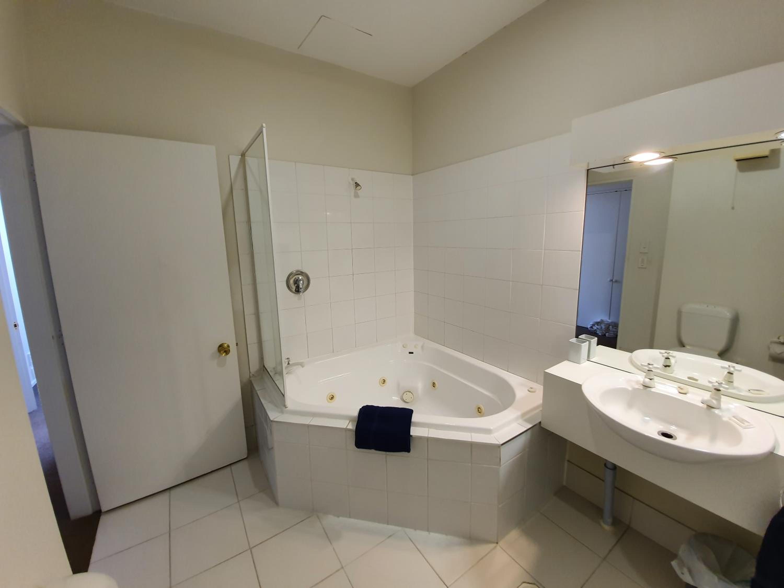 2 Bedroom Apartment  - Photo 9
