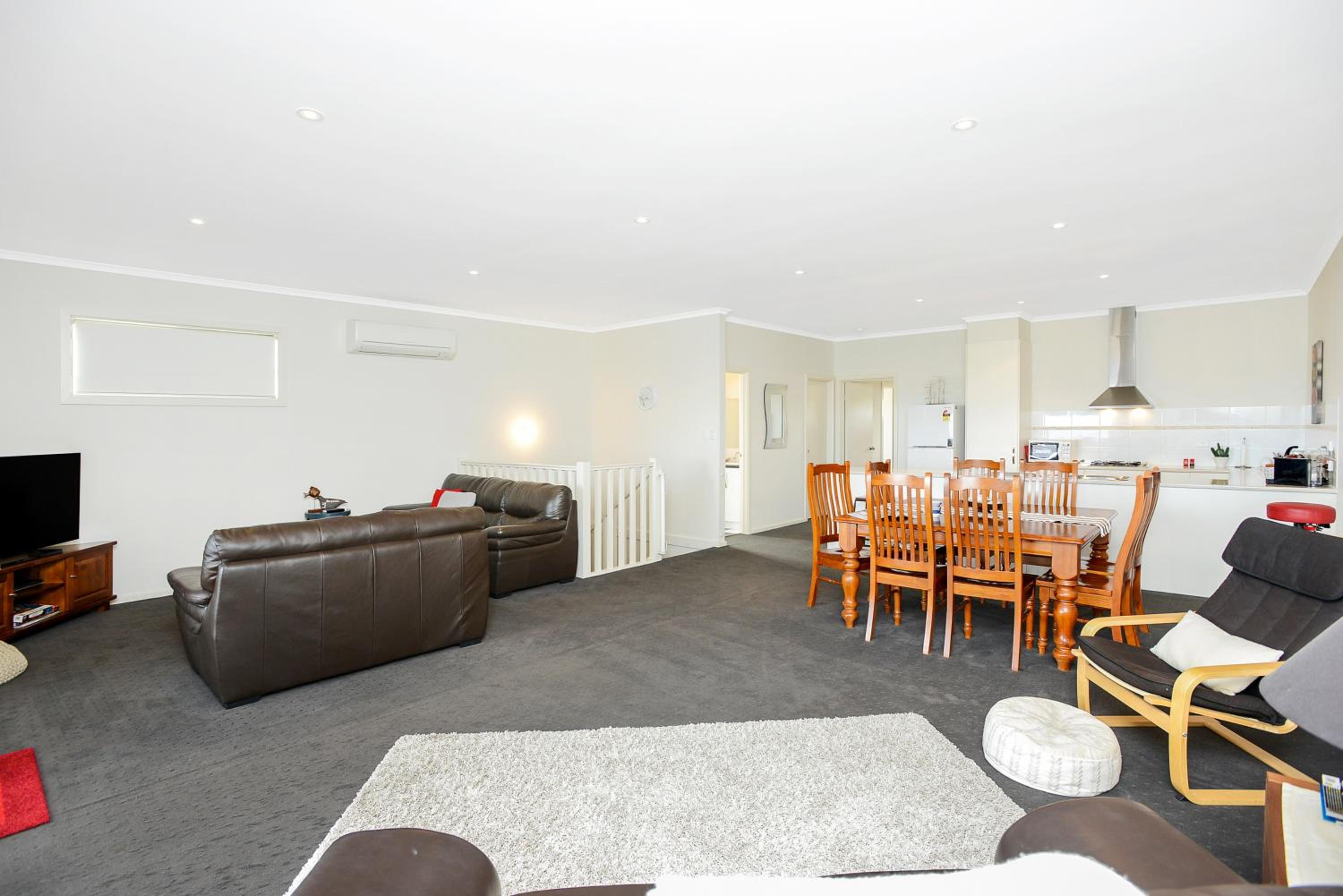 Four-Bedroom House photo 1