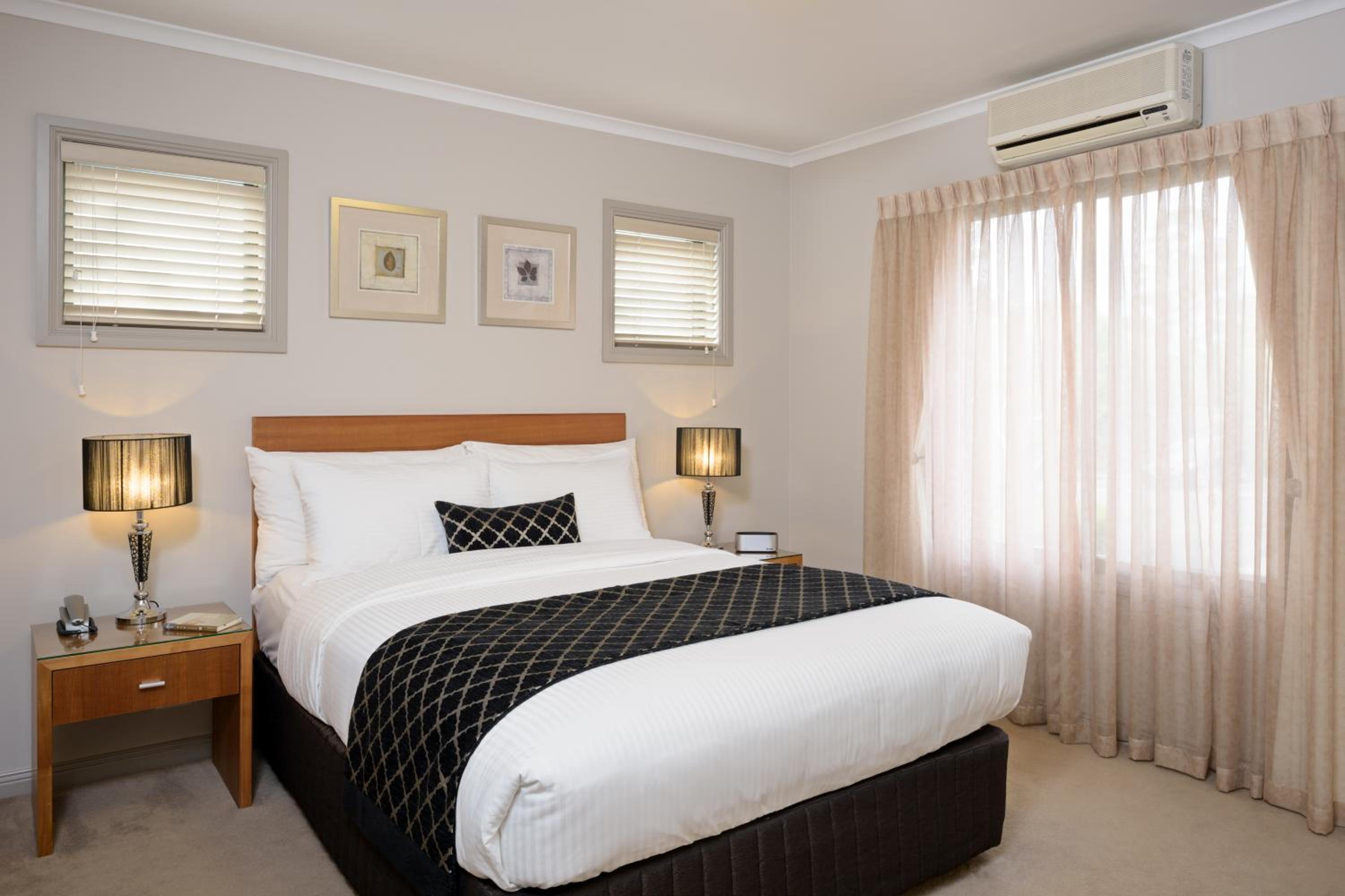 Executive One-Bedroom Apartment - Photo 7