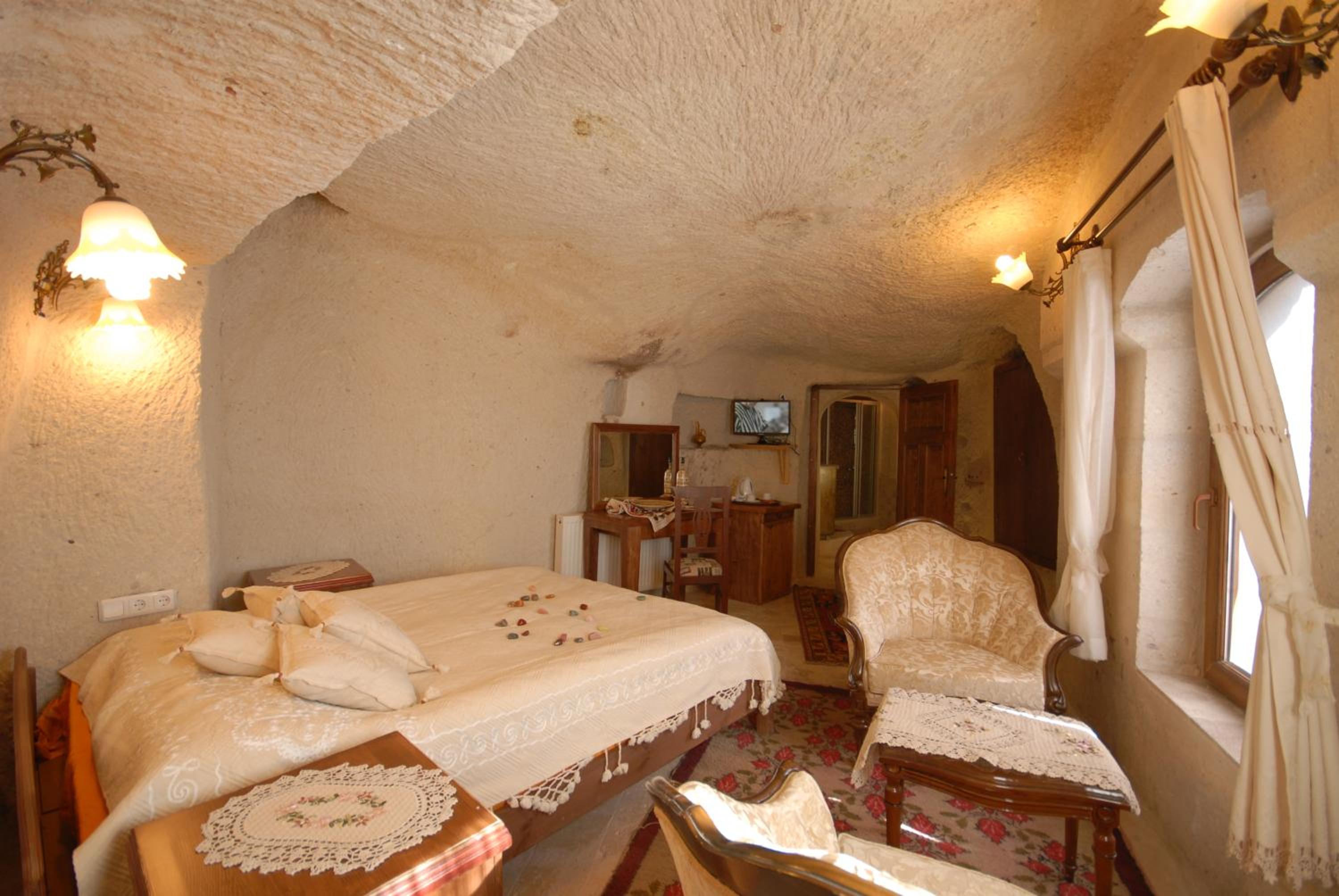  Double Cave Room with City View