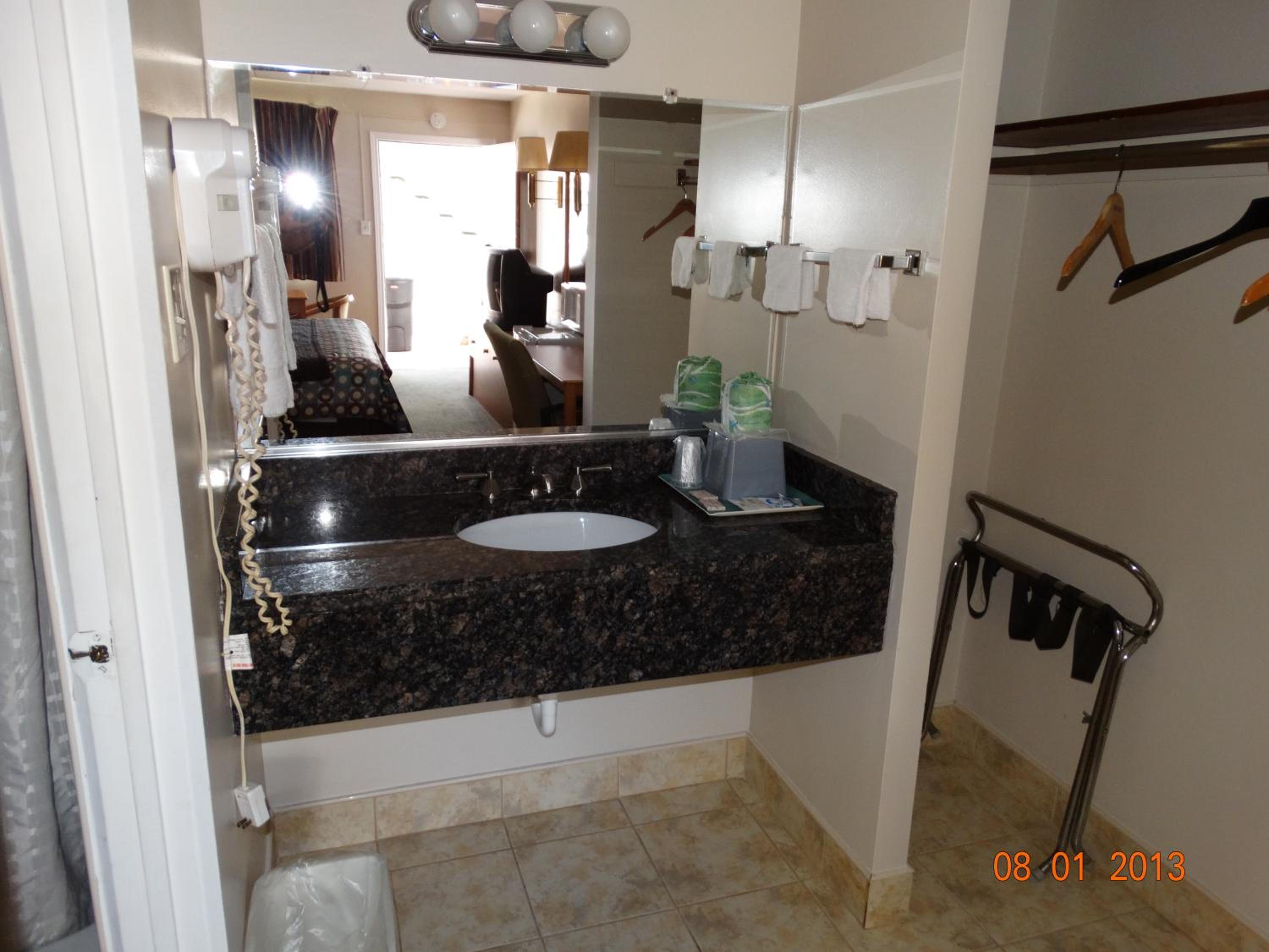 Double Room with Two Double Beds photo 3