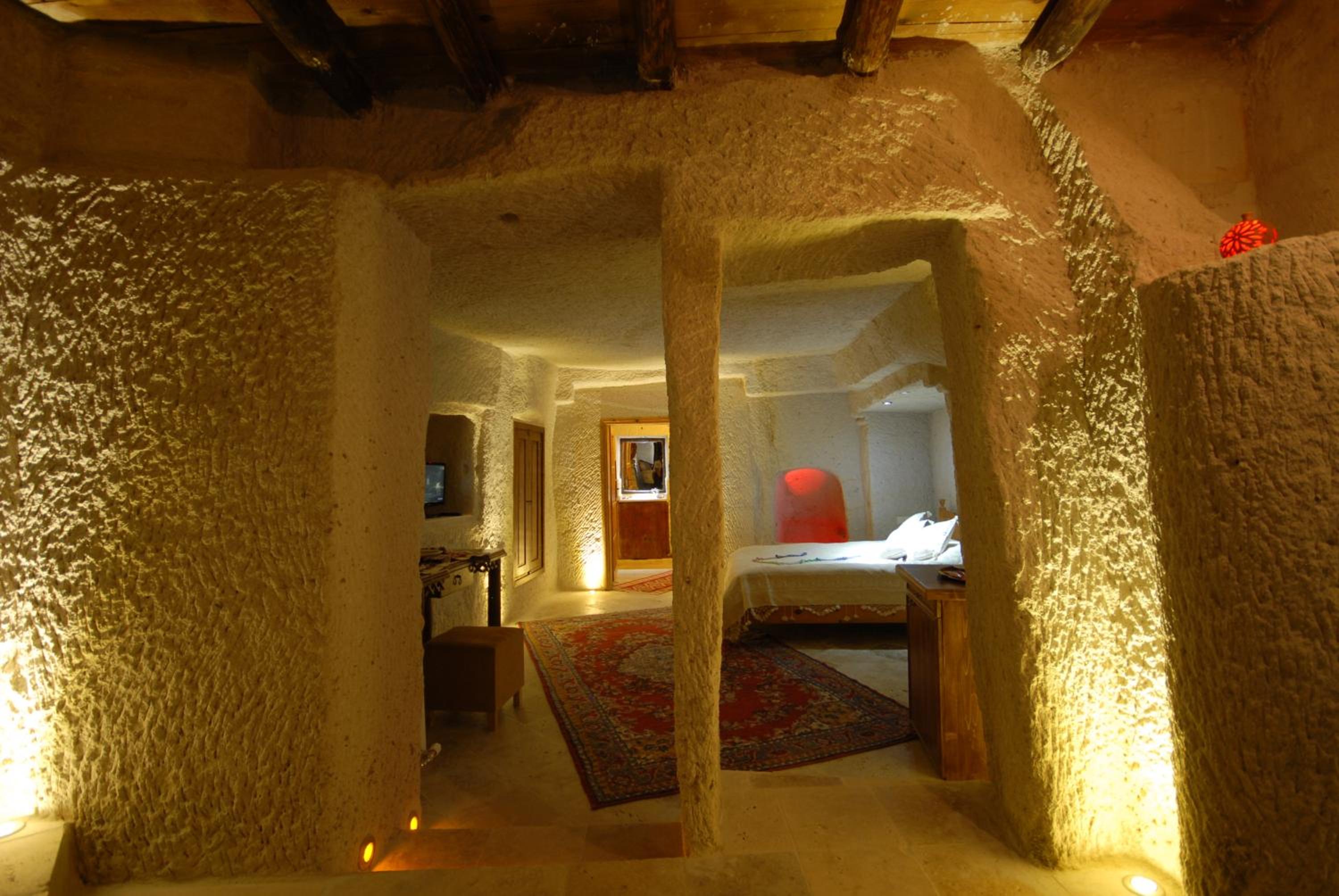 Underground Cave Room (No Window)