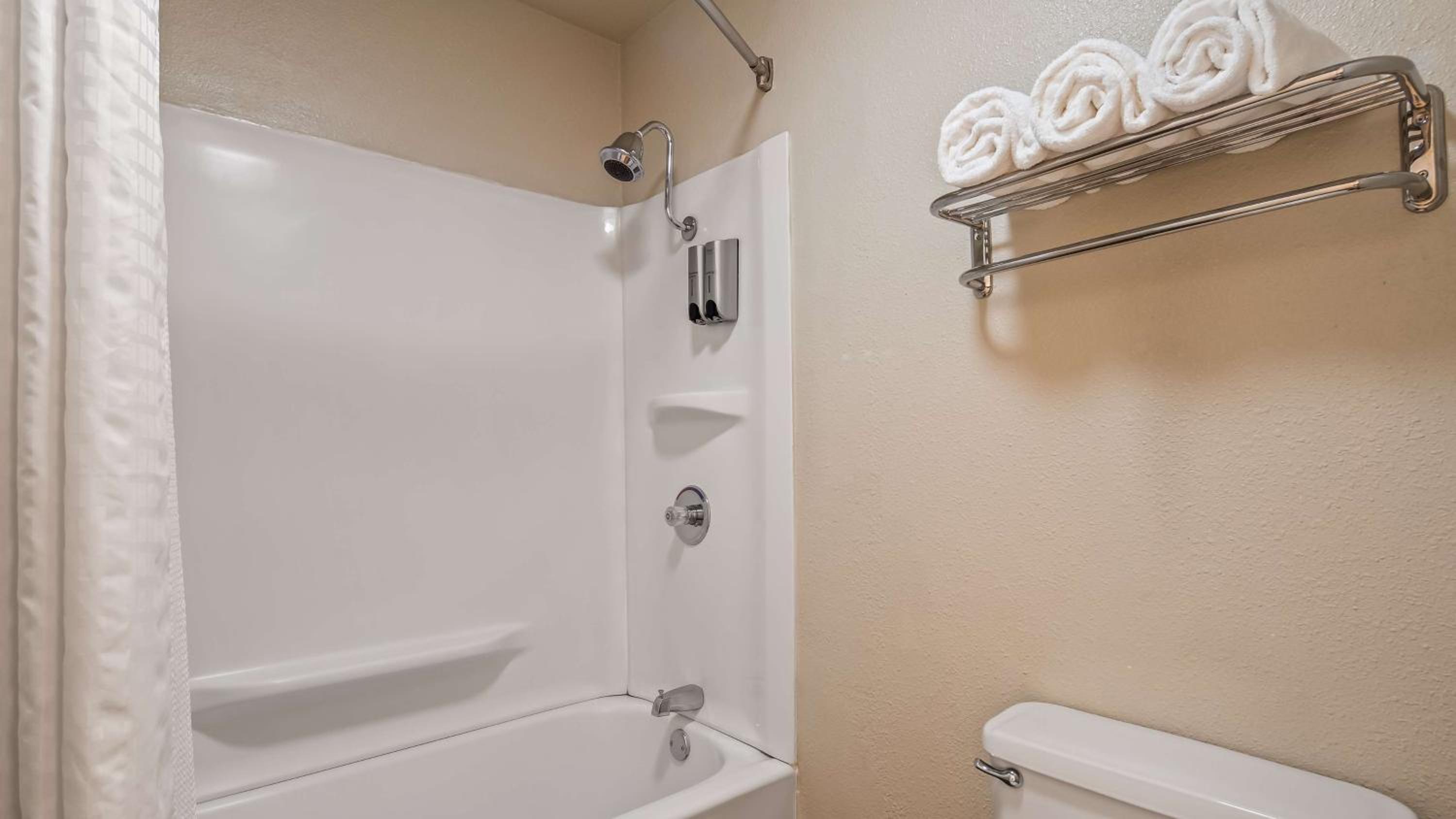 King Room - Non-Smoking - Photo 6