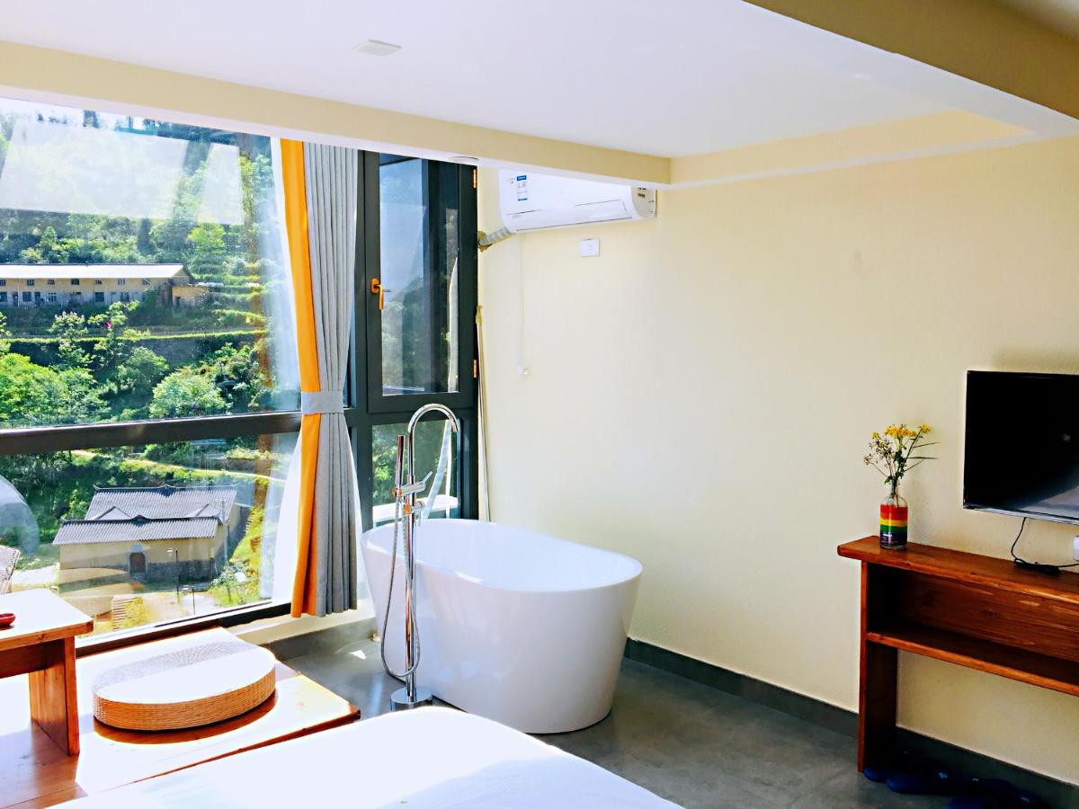Deluxe Double Room with Bath photo 1