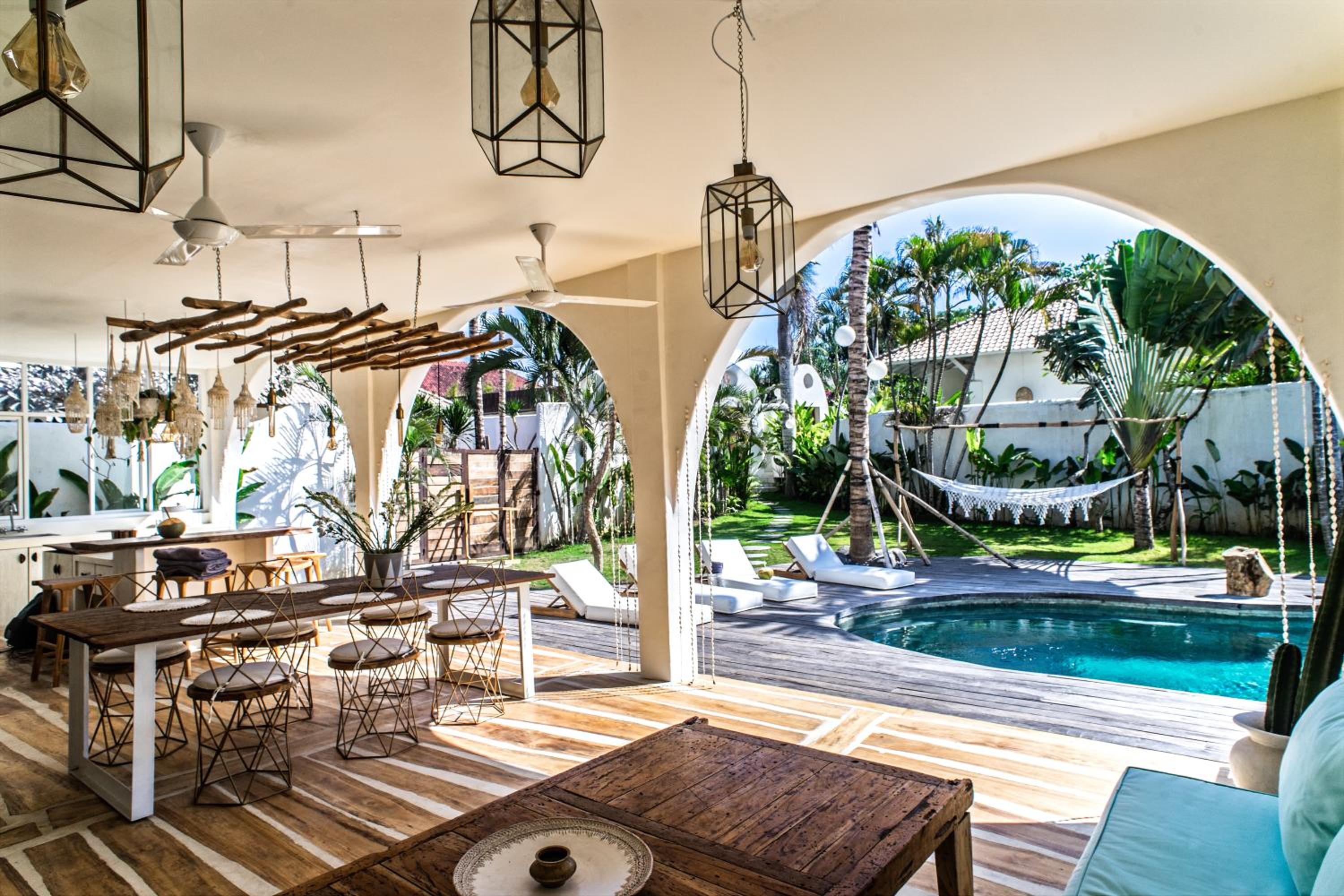 Three Bedroom Mediterranean Villa with Private Pool for 6 Guests