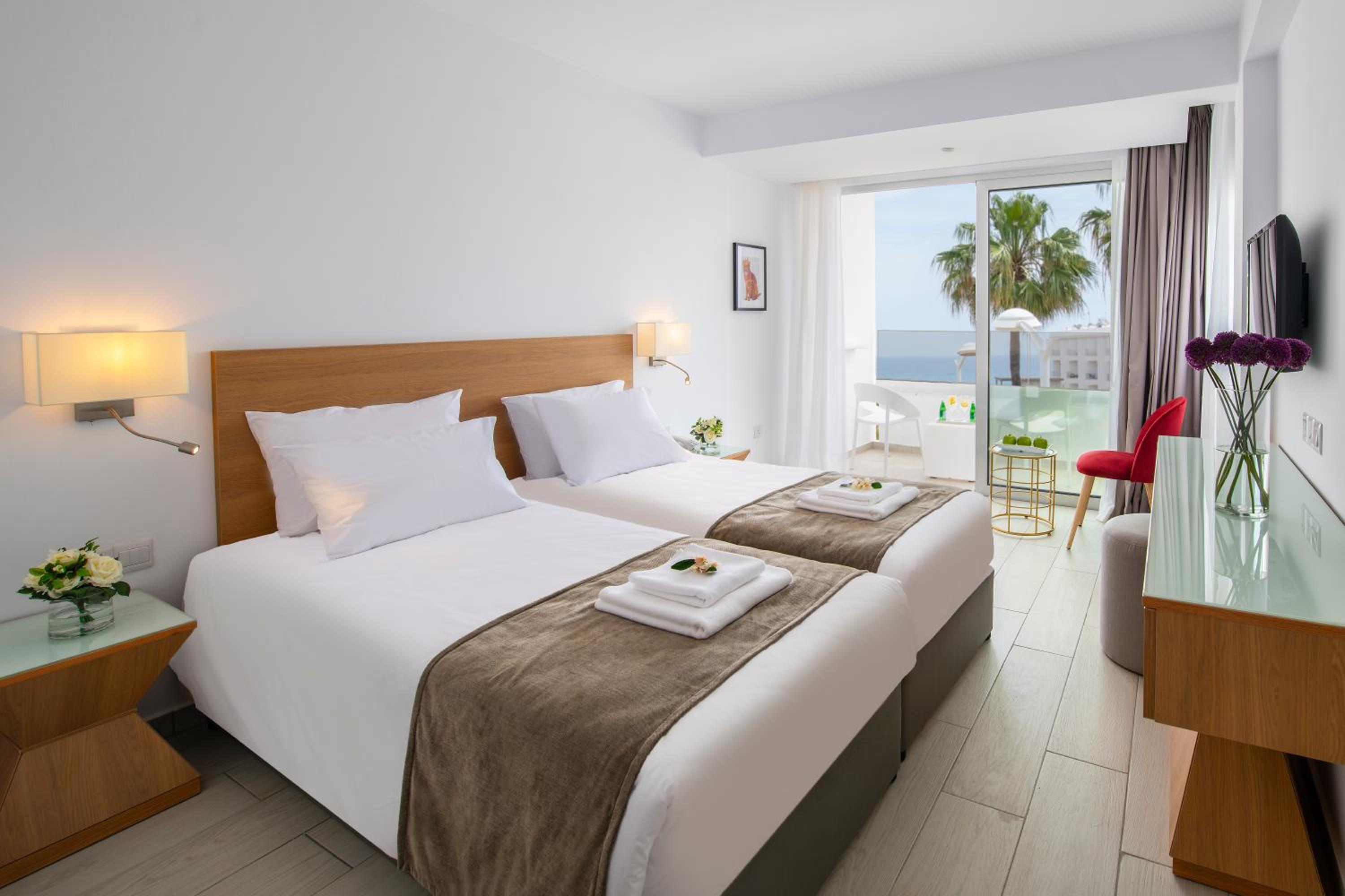 Superior Double or Twin Room with Side Sea View