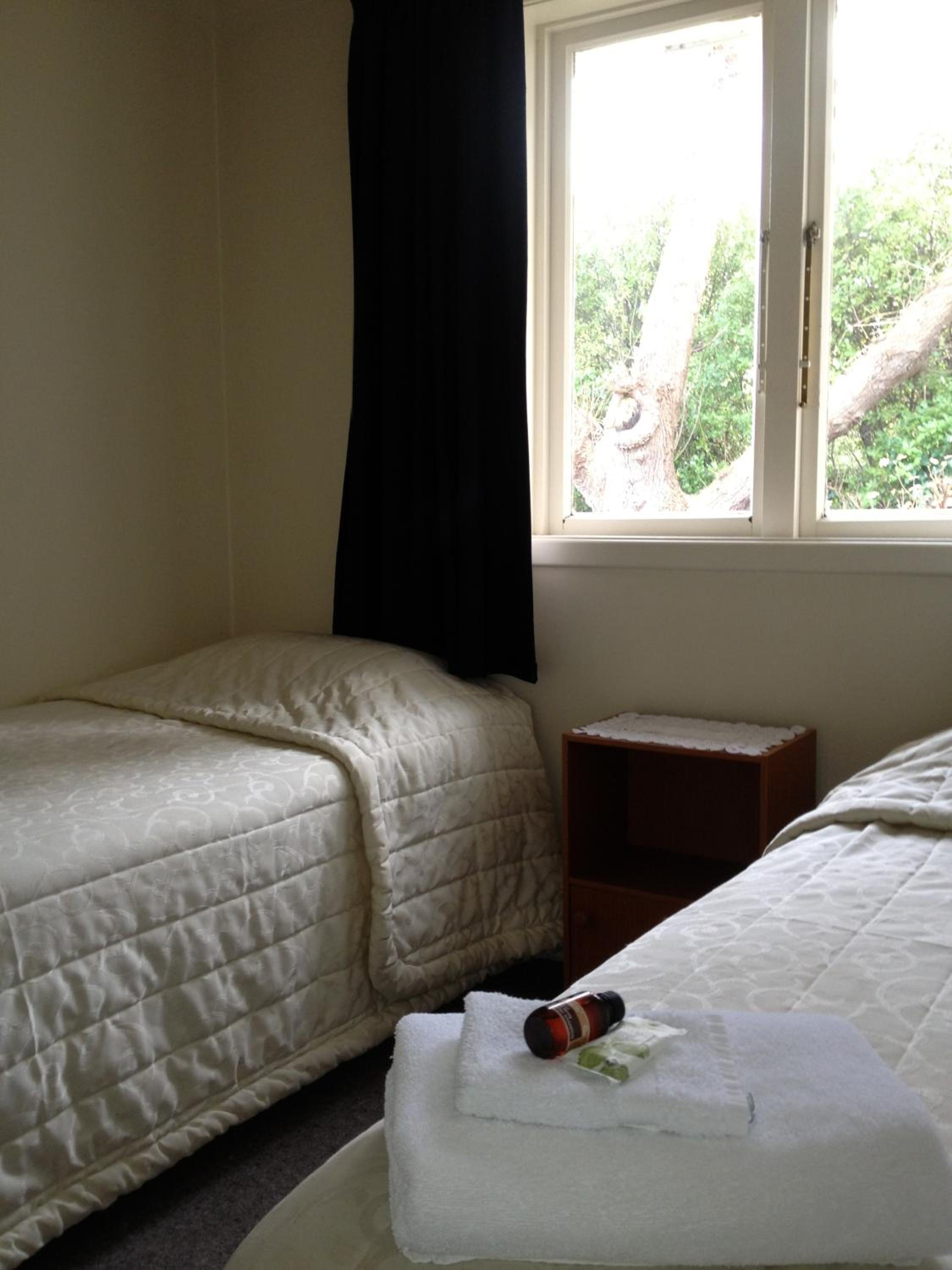 Twin Room with Shared Bathroom photo 2