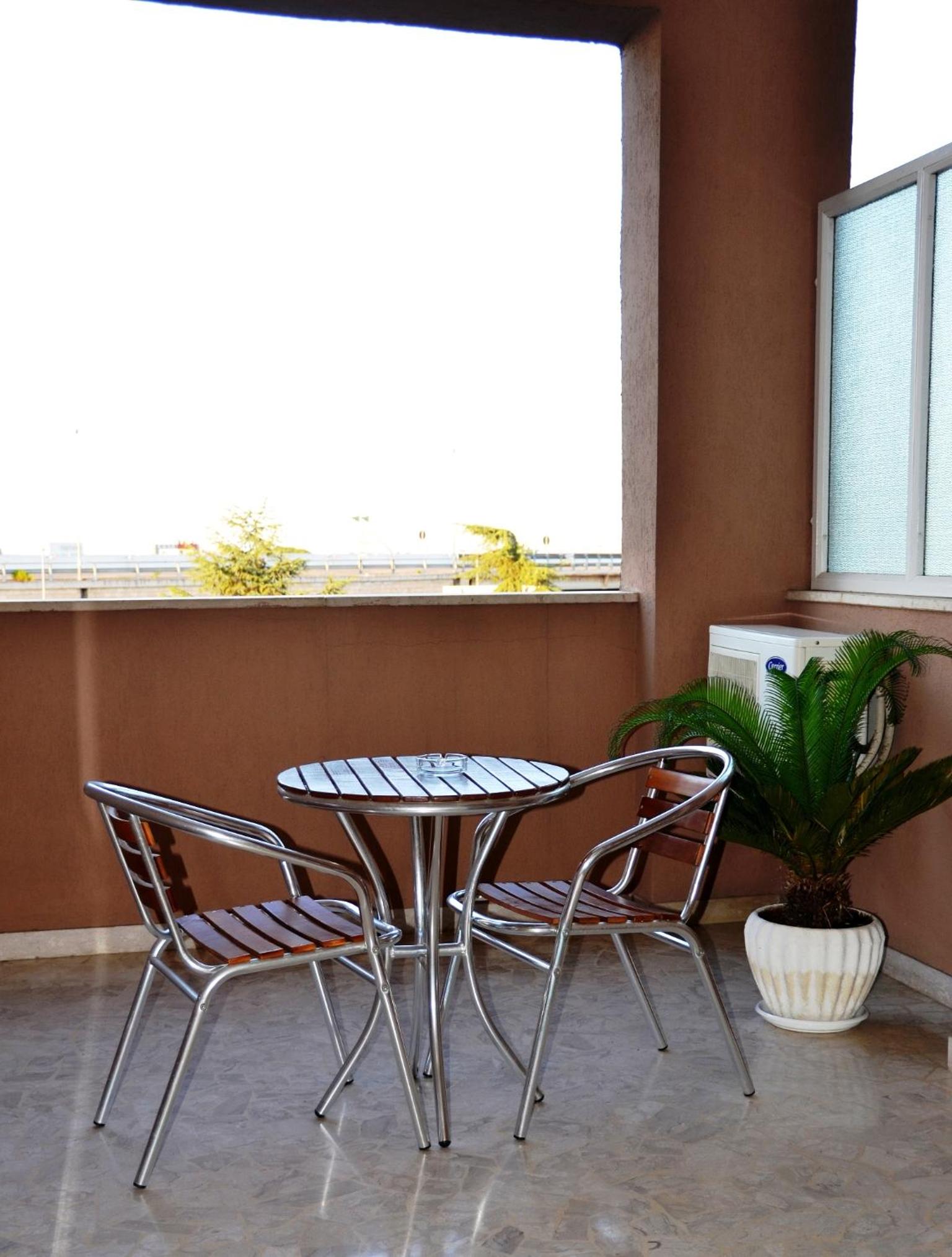 Double Room - Photo 4