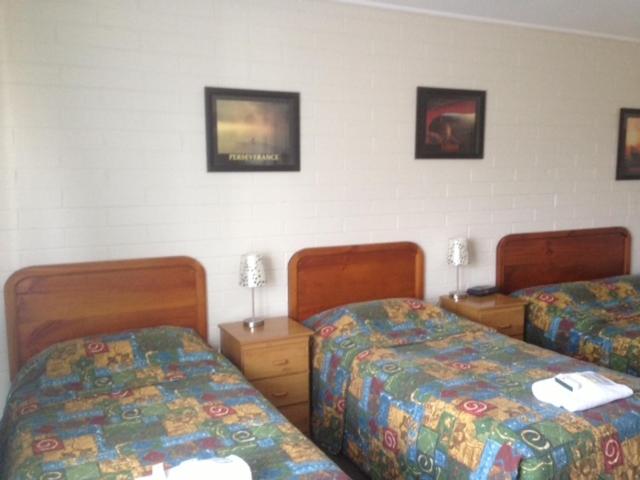 Family Room photo 3