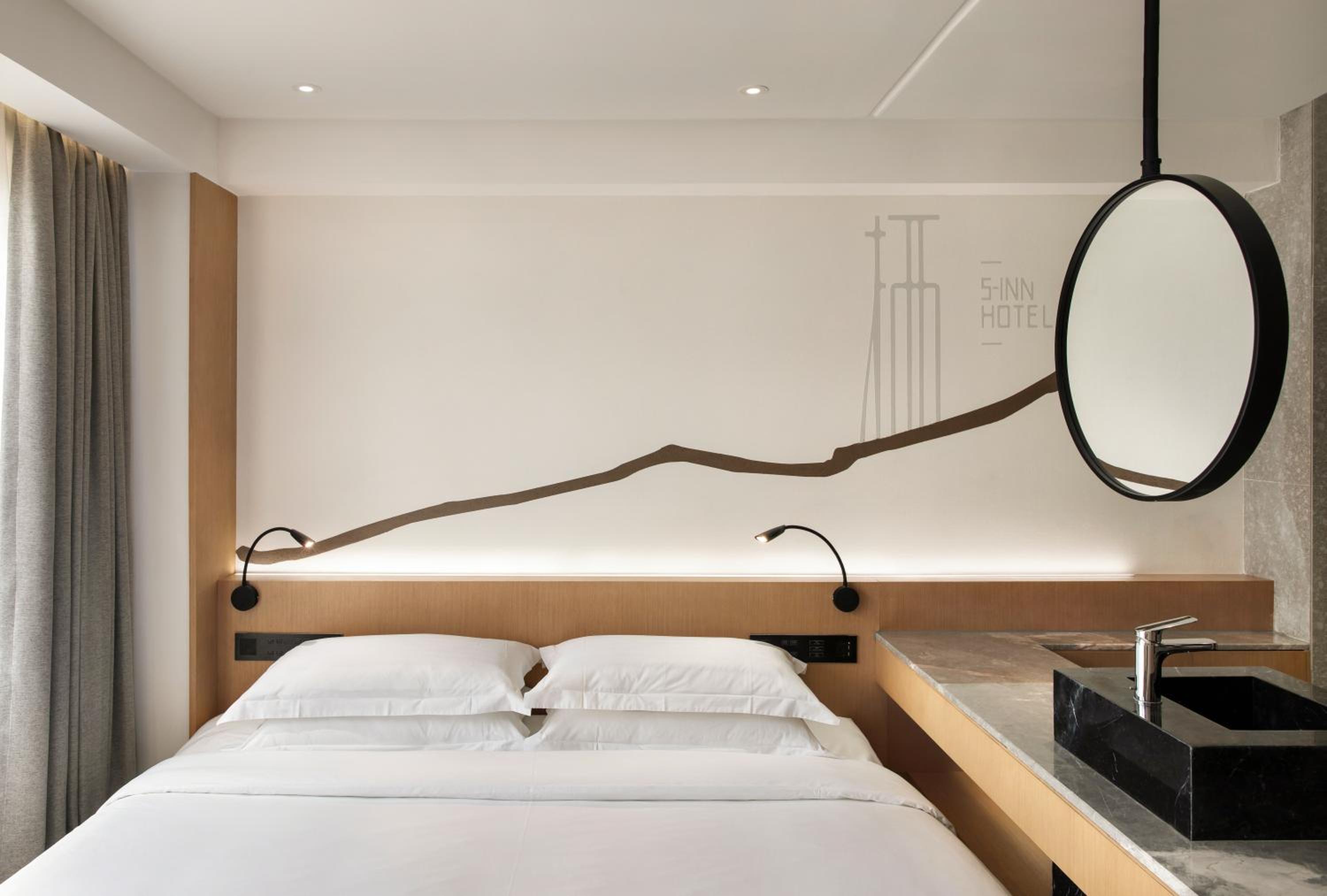 Japanese Style Queen Room