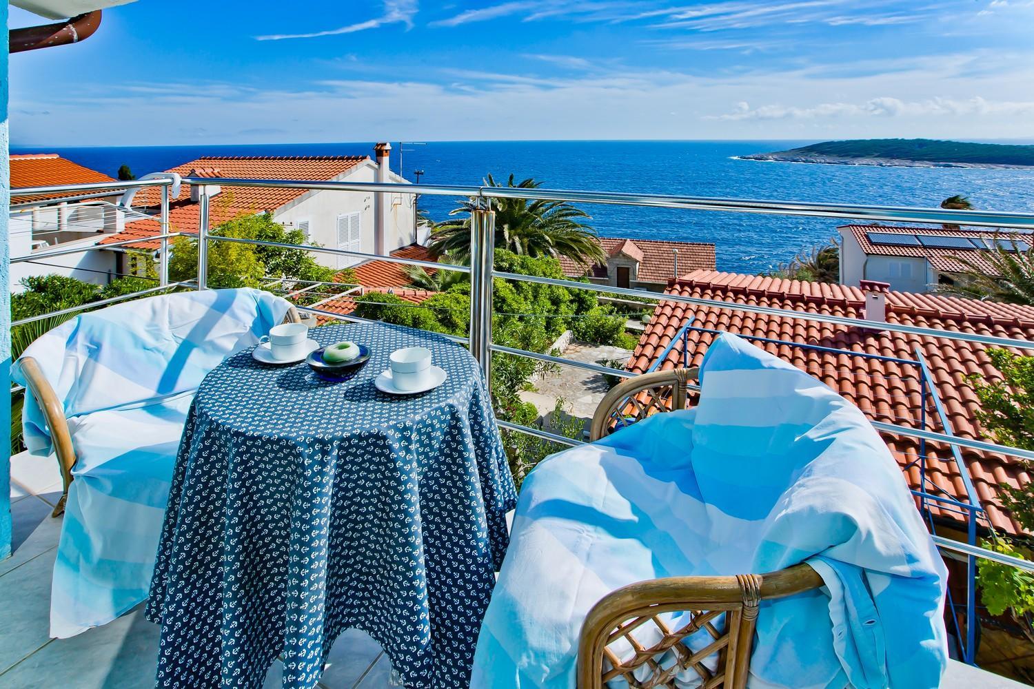 Studio Apartment with Balcony and Sea View photo 1