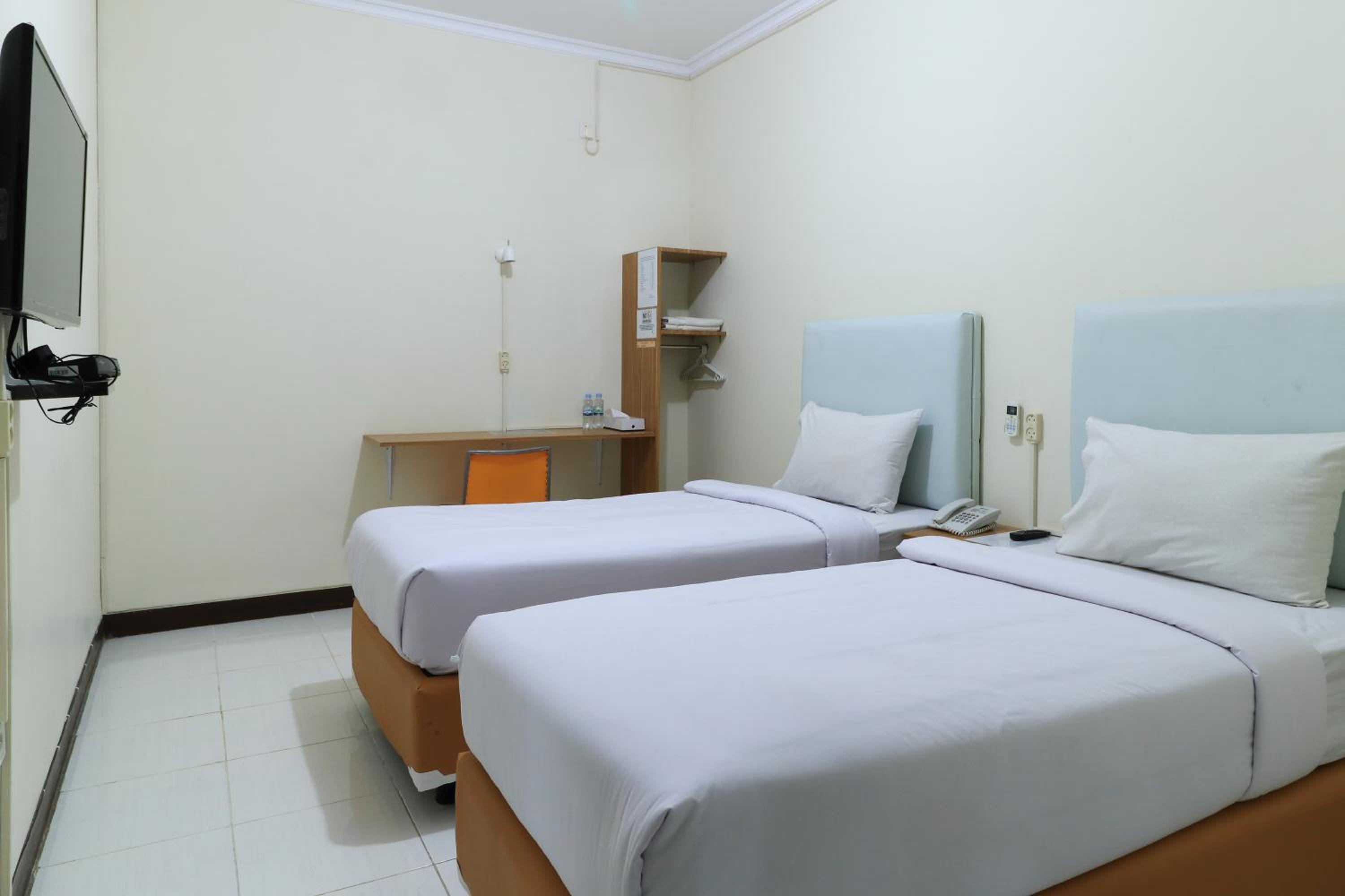 Deluxe Twin Room photo 2