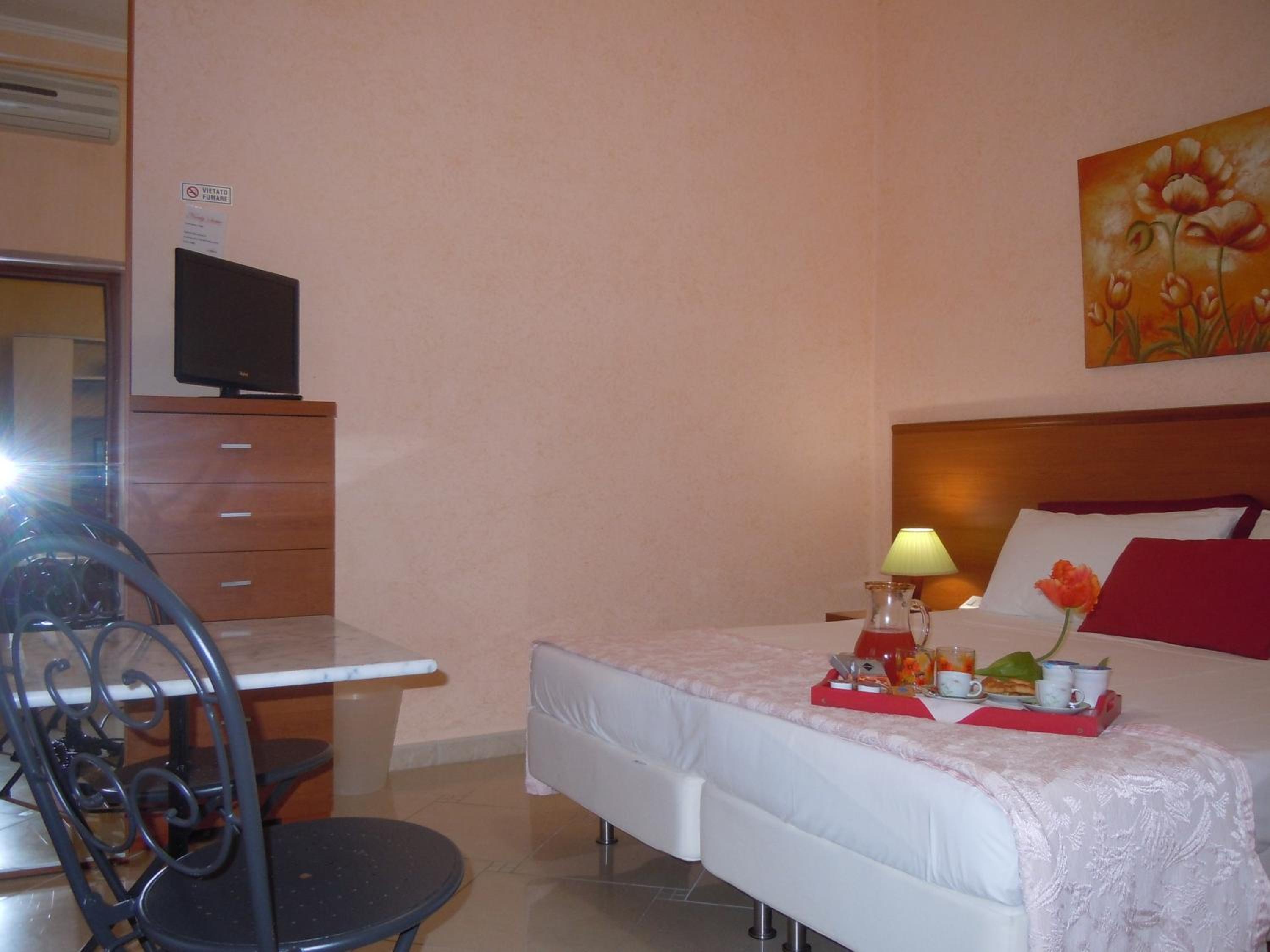 Double or Twin Room with Private External Bathroom photo 2