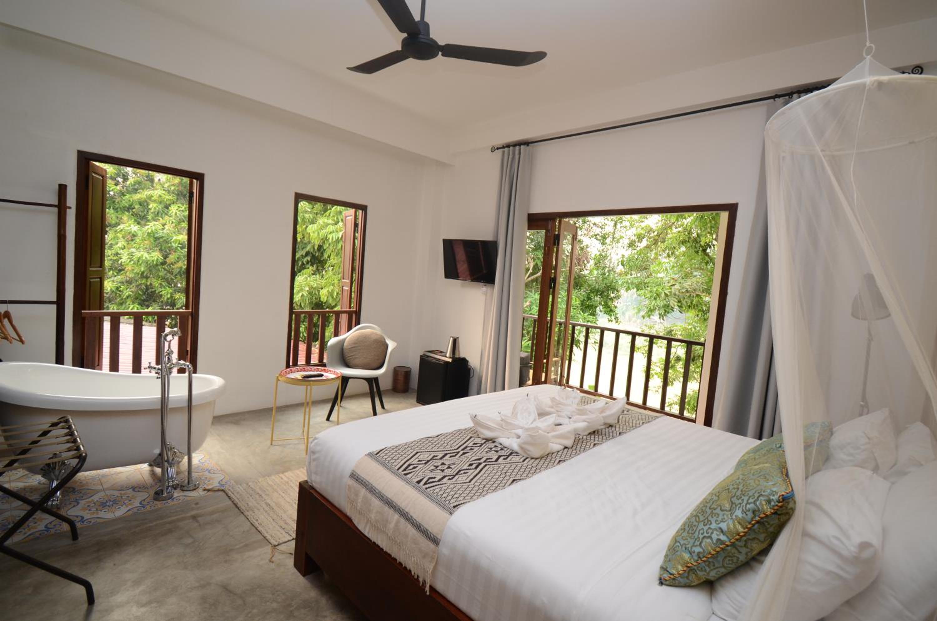 King Room with River View - Photo 23