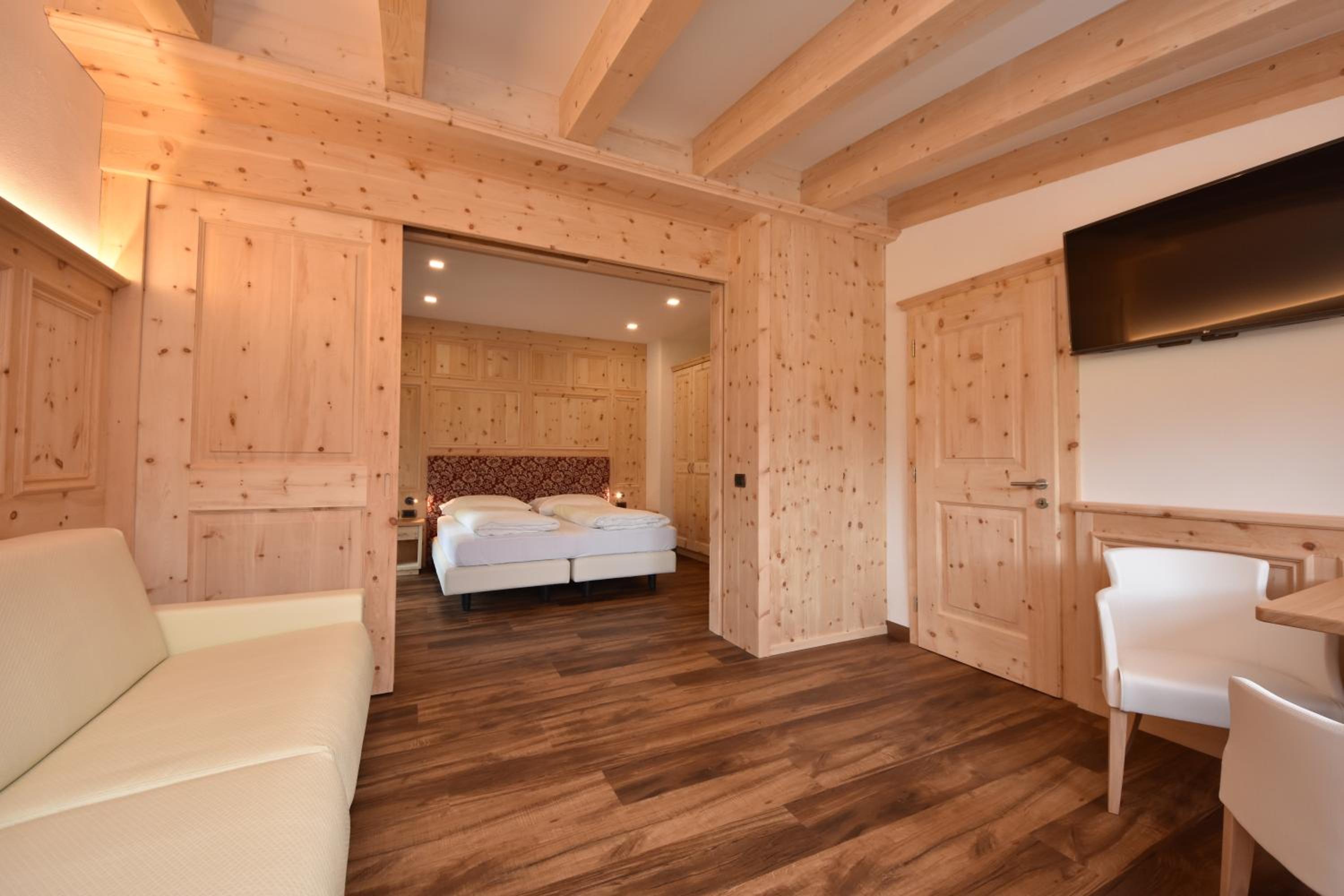 Suite with Mountain View - Photo 1