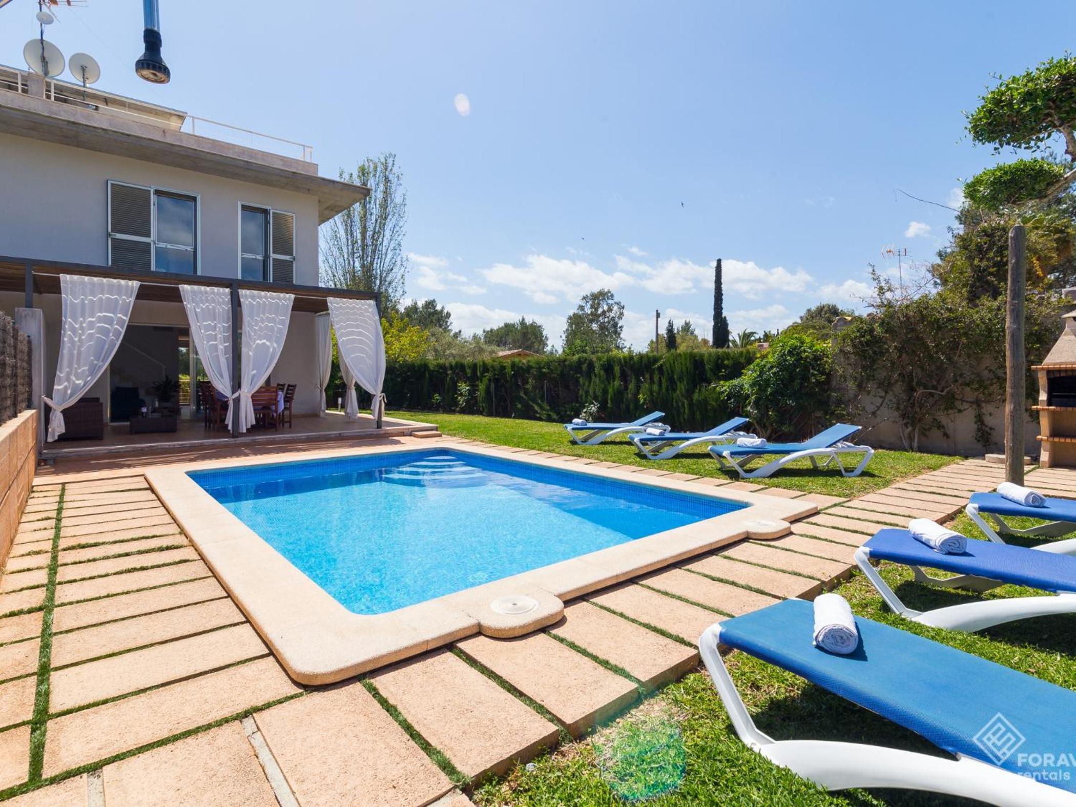 Villa with Private Pool photo 3
