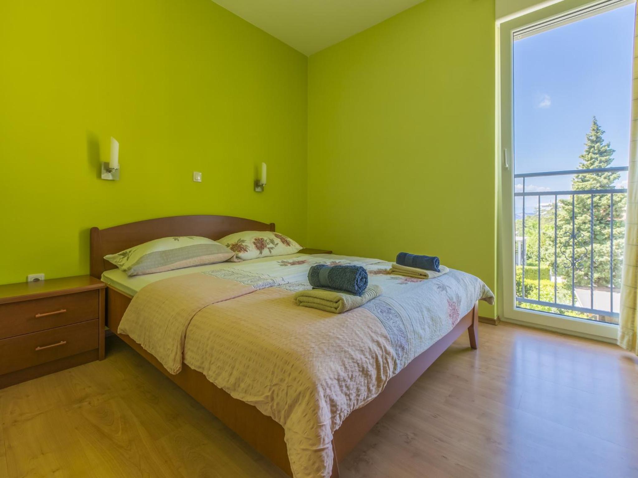 Apartment with Balcony - Photo 20