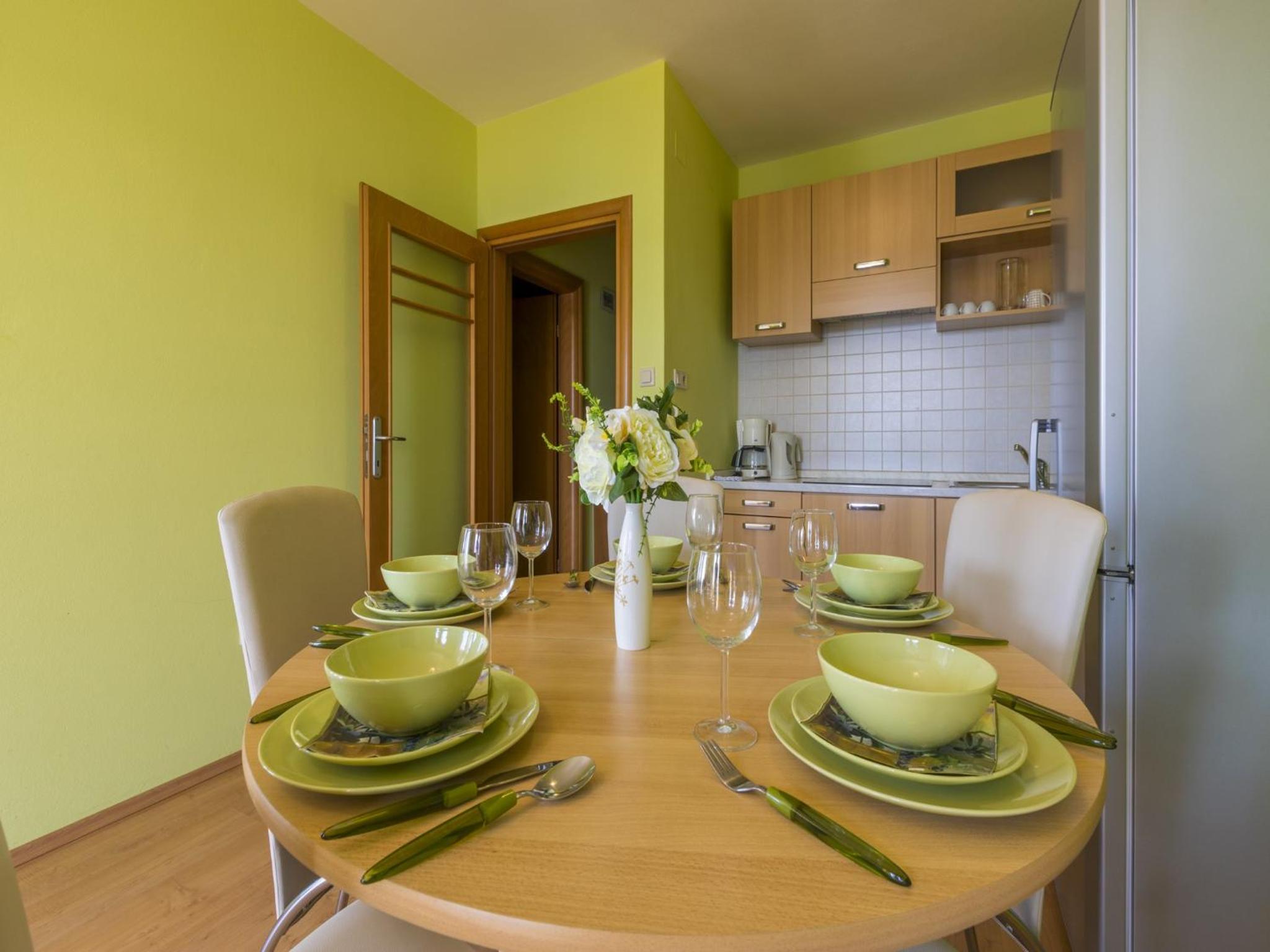 Apartment with Balcony - Photo 5