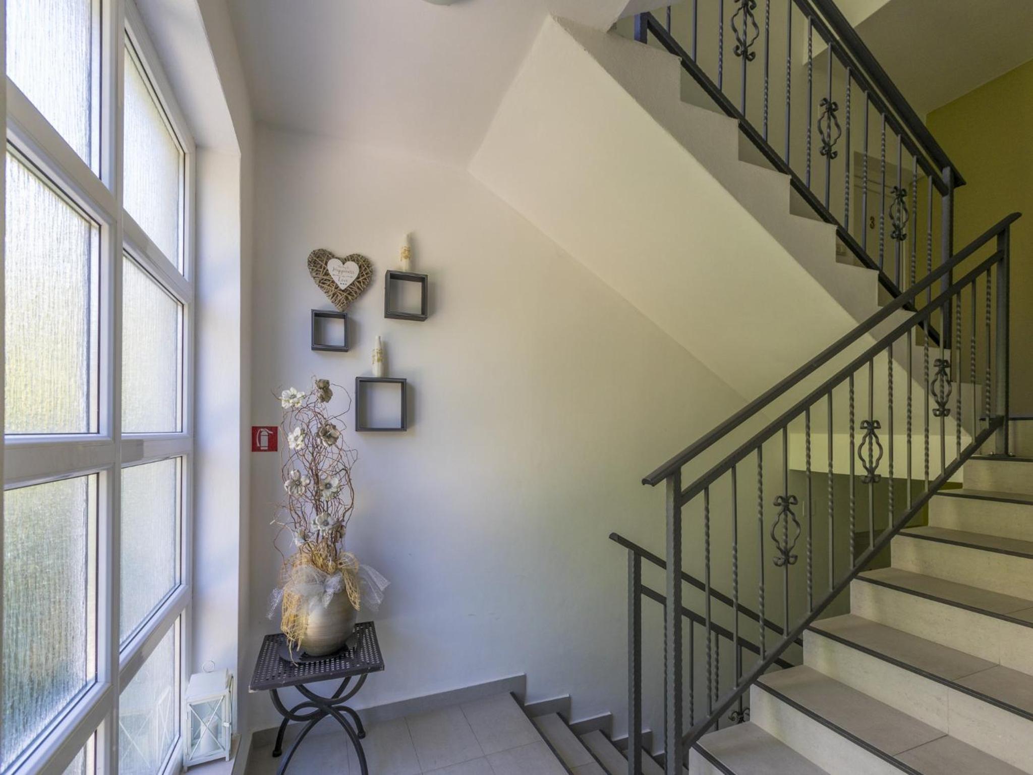 Apartment with Balcony - Photo 8