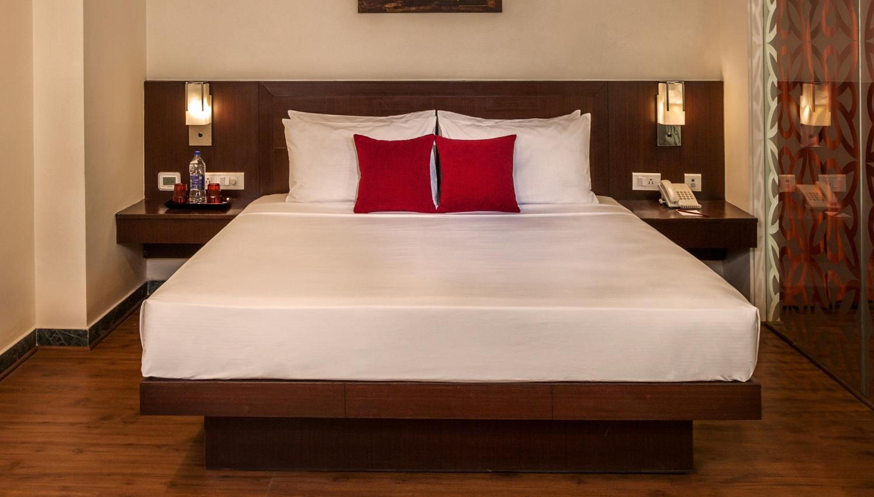 Executive Suite - Photo 3