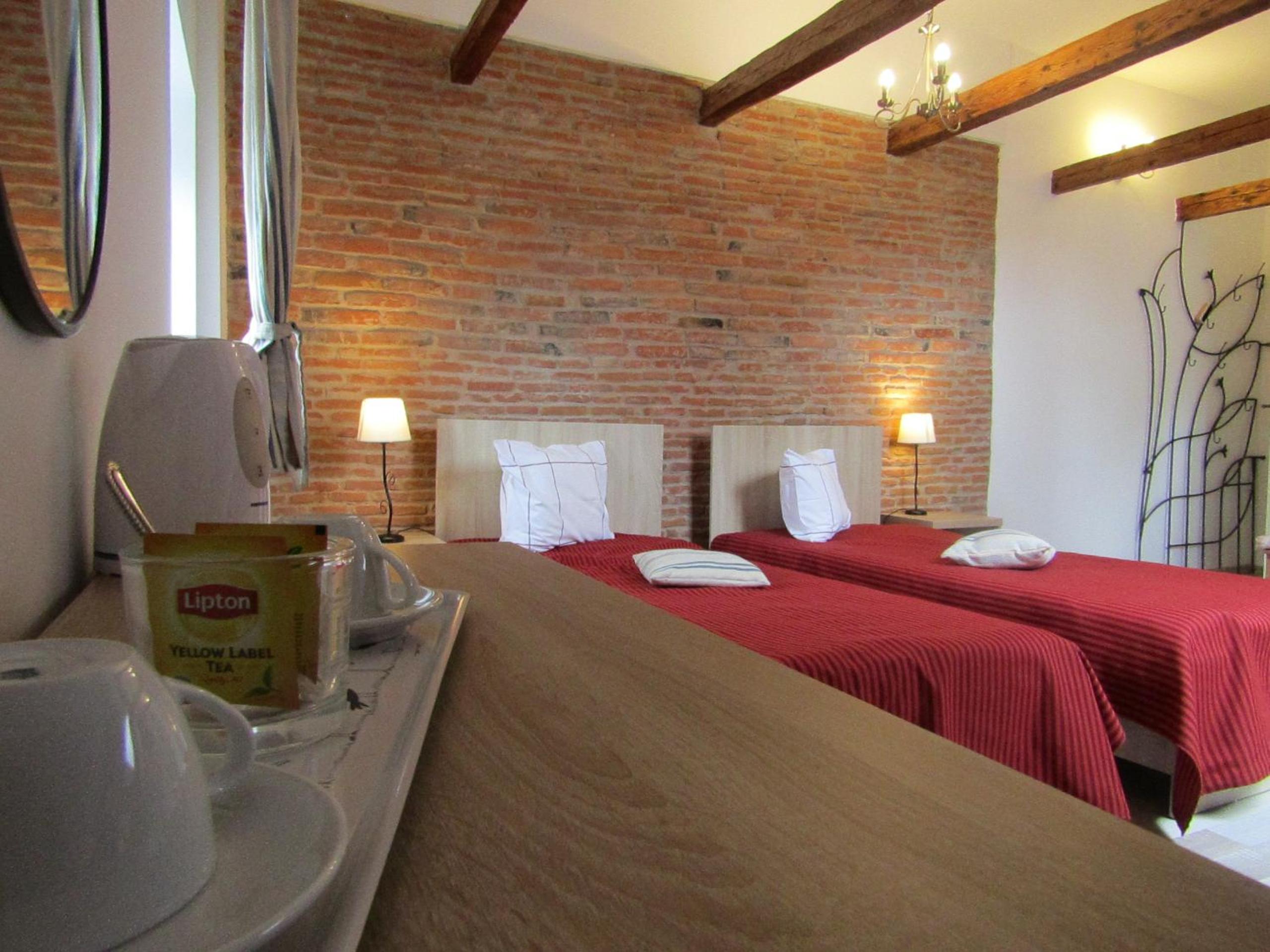 Double or Twin Room with Bathroom - Photo 11