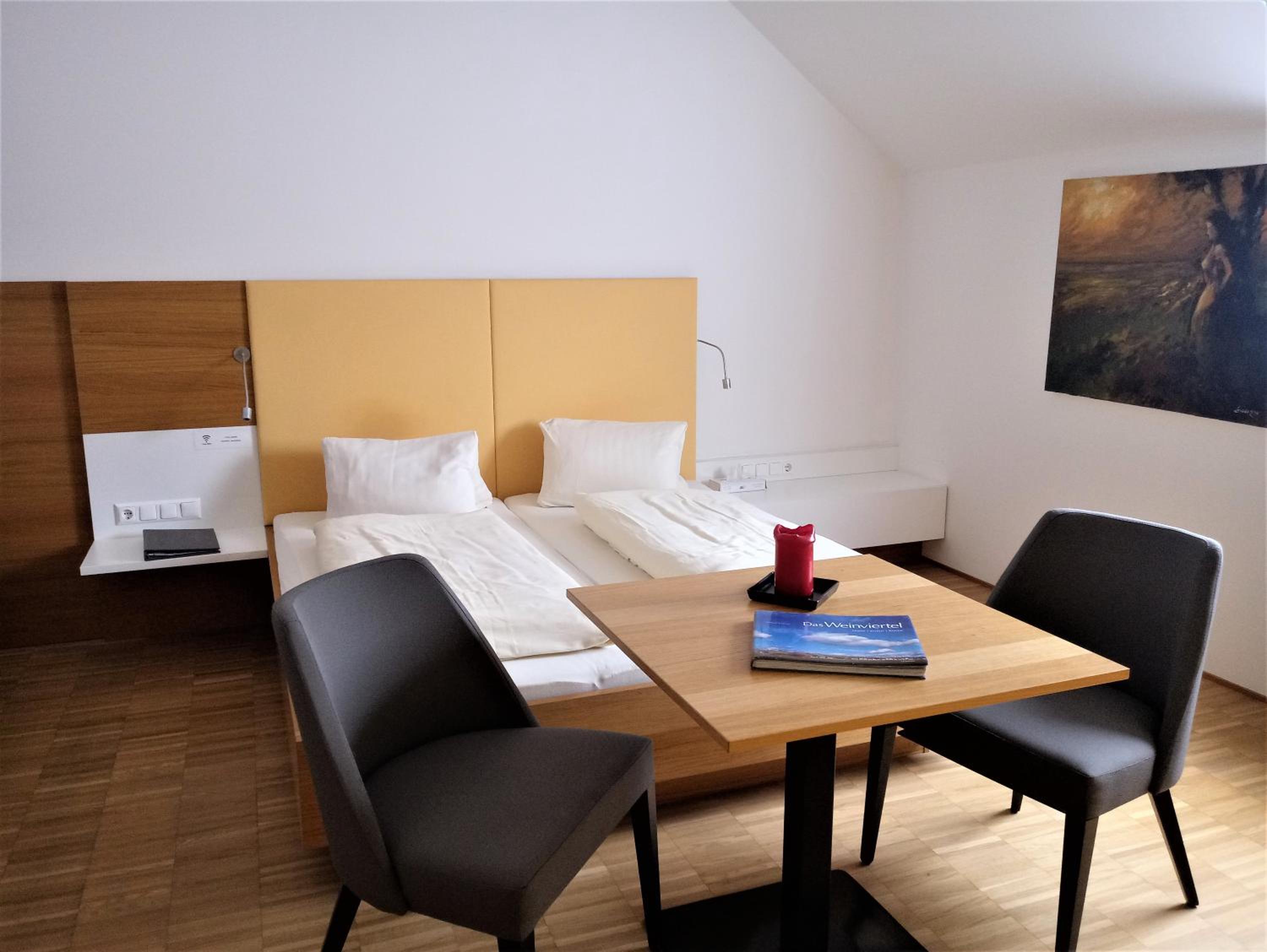 Yellow Double Room photo 1