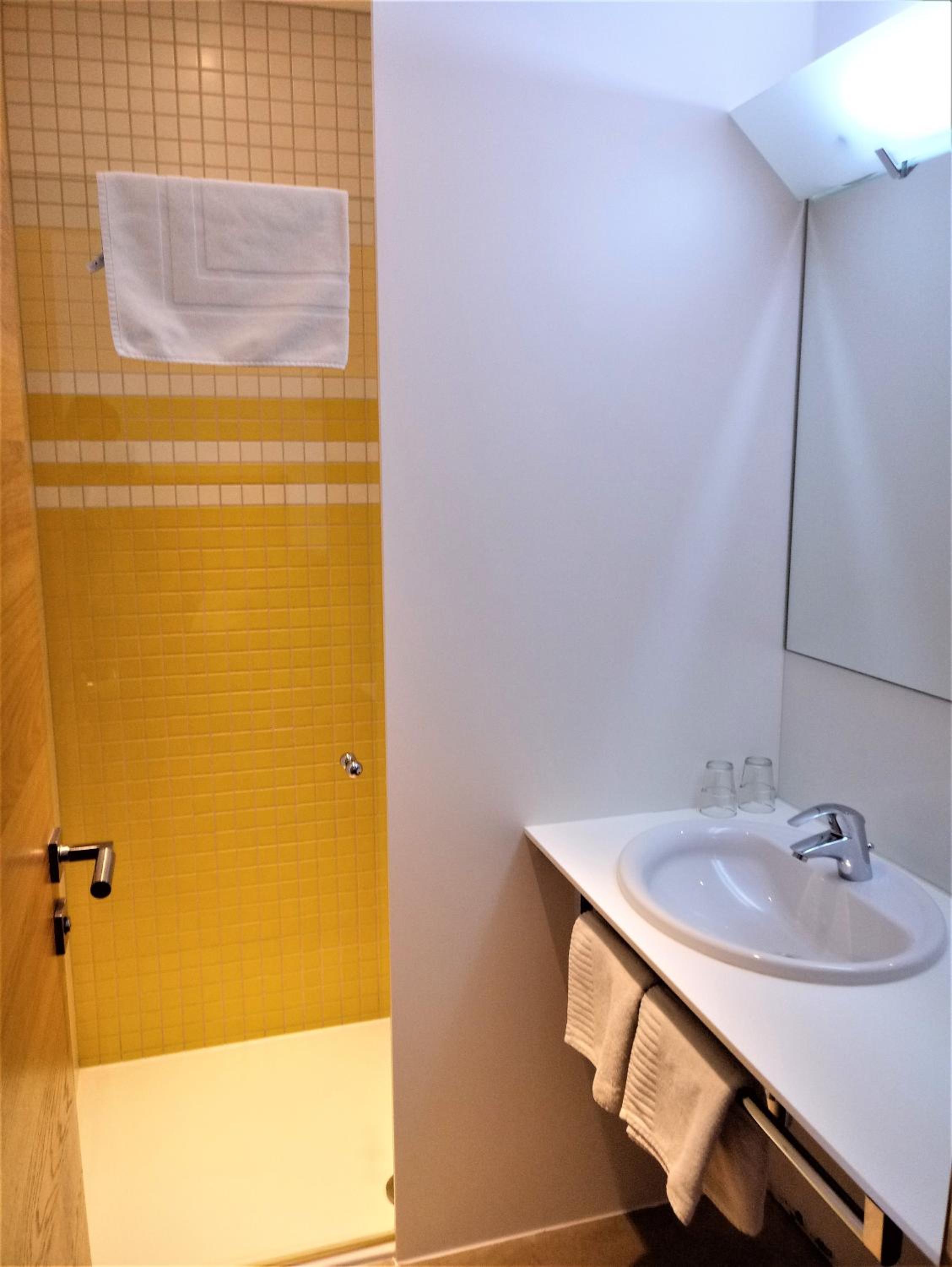 Yellow Double Room photo 2