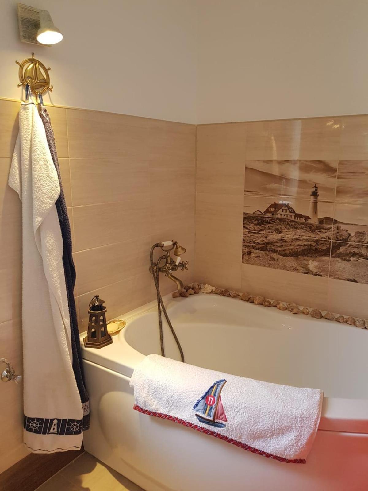 Double Room - Photo 6