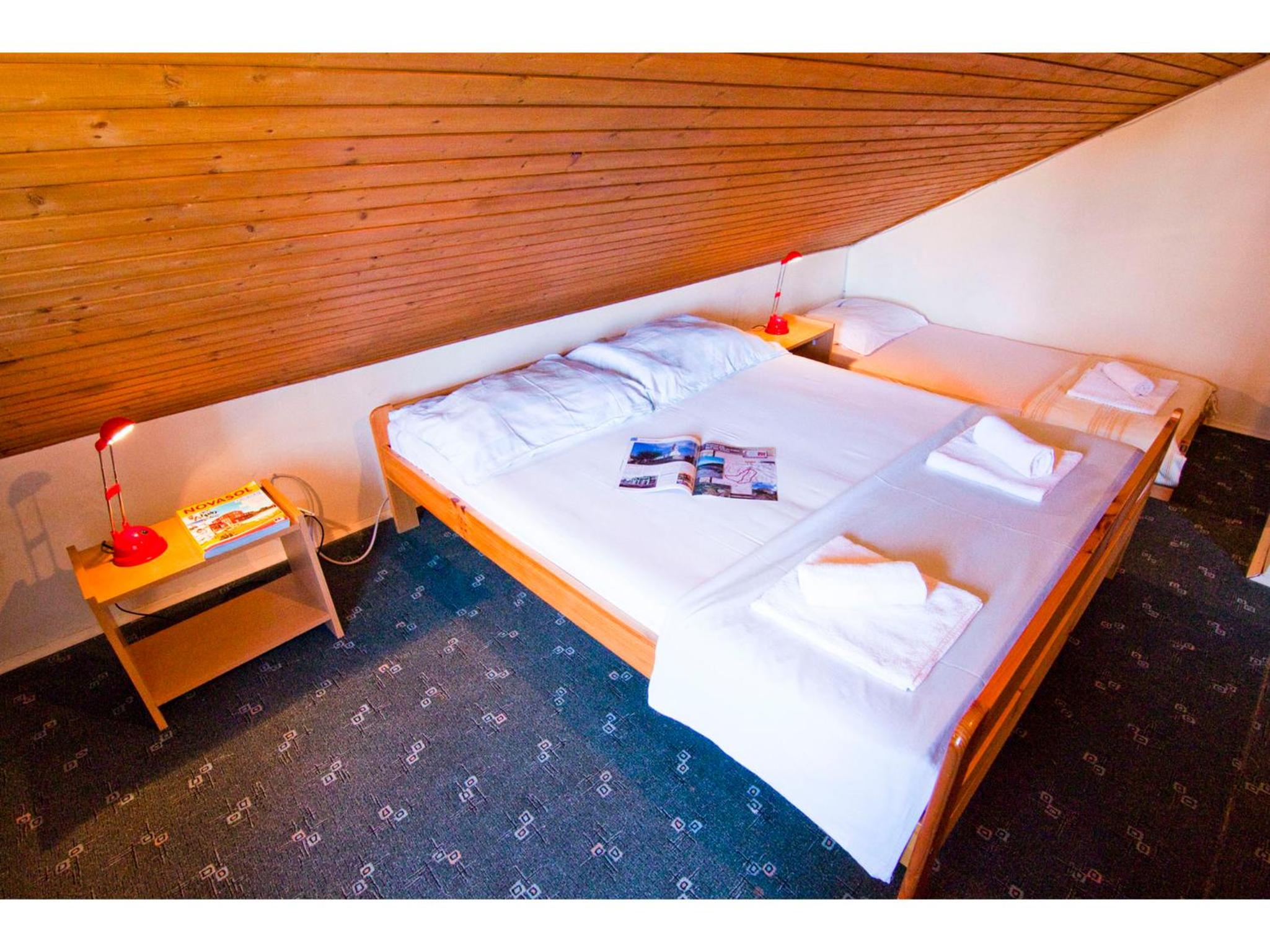 Quadruple Room - Photo 9