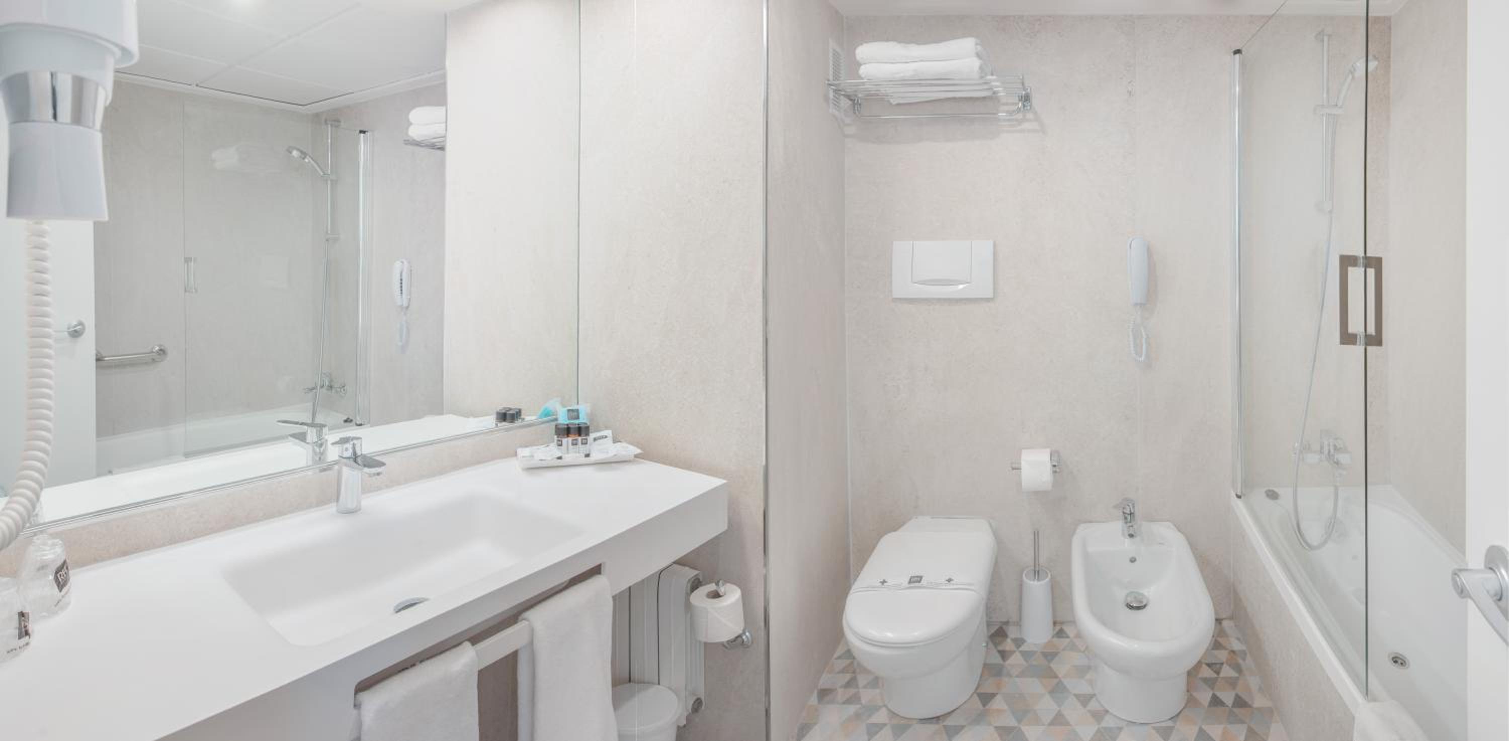 Superior Double or Twin Room with Terrace - Photo 2