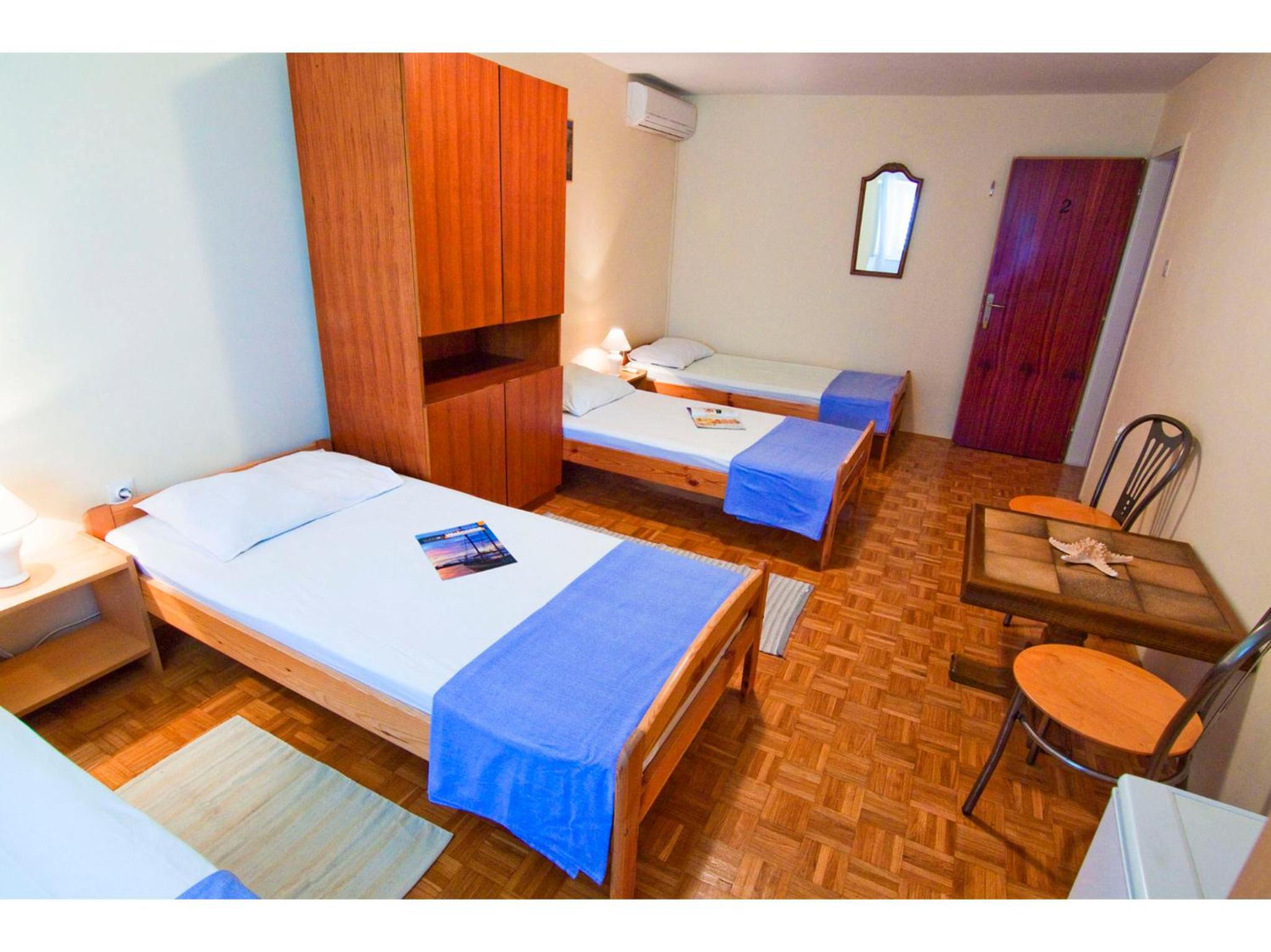 Quadruple Room - Photo 2