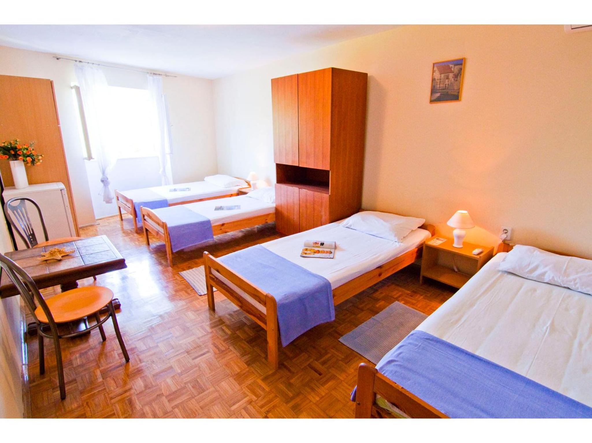 Quadruple Room - Photo 1